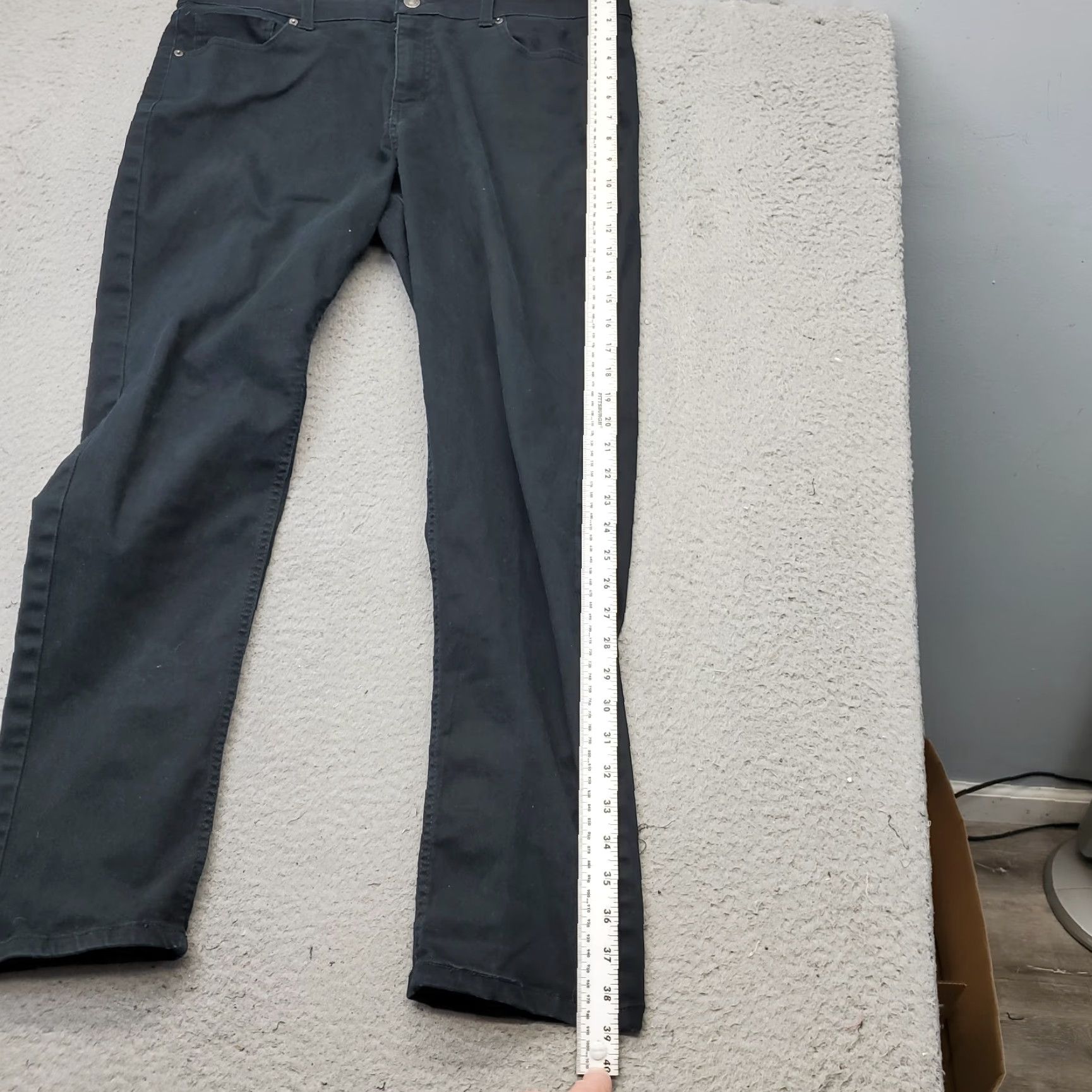 DKNY DKNY Straight Jeans Mens 38x32 Black Denim Stretch Dark Wash Jeans Mens 38 DKNY Straight Black Denim Stretch 5-Pocket Regular Fit Vintage: No Size US 38 / EU 54 - 4 Thumbnail