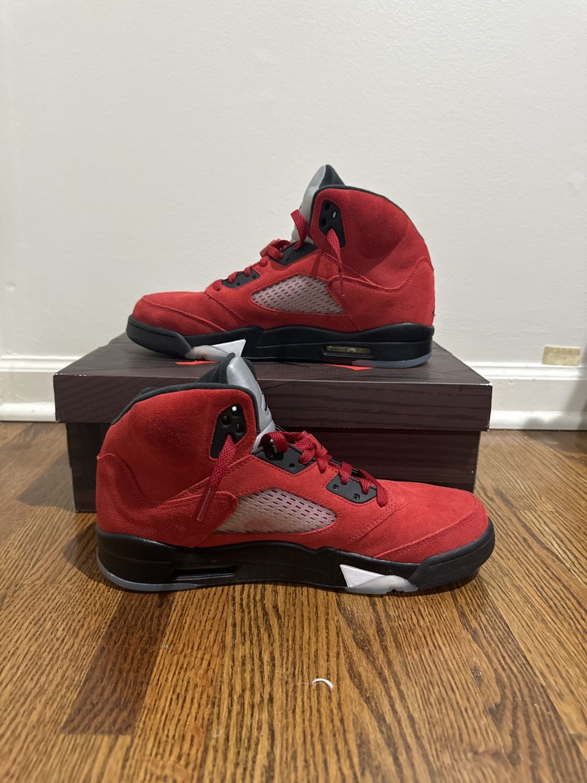 2021 jordan 5 raging bull