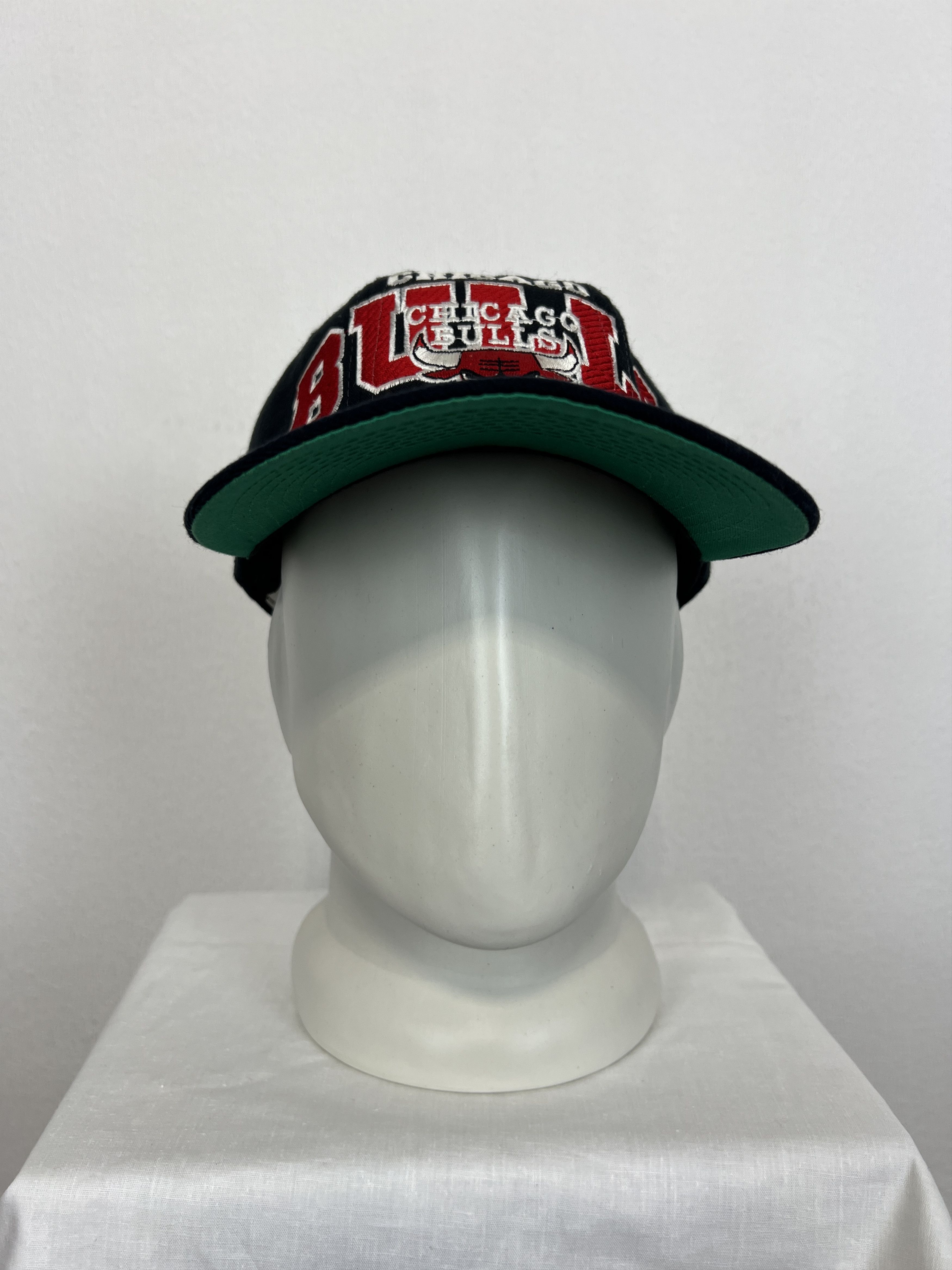 Starter Vintage 90's Starter Chicago Bulls Big Logo Cap Hat Snapback Size ONE SIZE - 1 Thumbnail