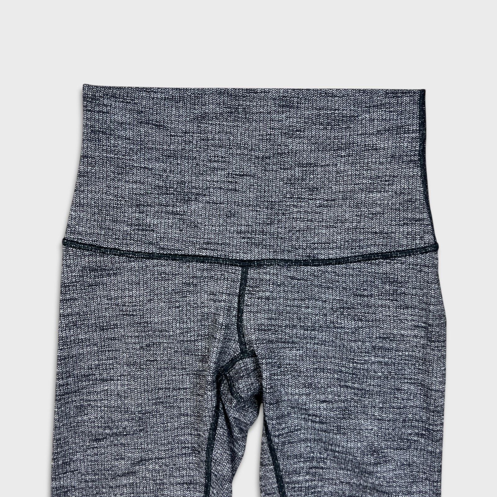 Lululemon Lululemon Wunder Under Low Rise Tight Size 4 Legging Pilates Size 27" / US 4 / IT 40 - 2 Thumbnail