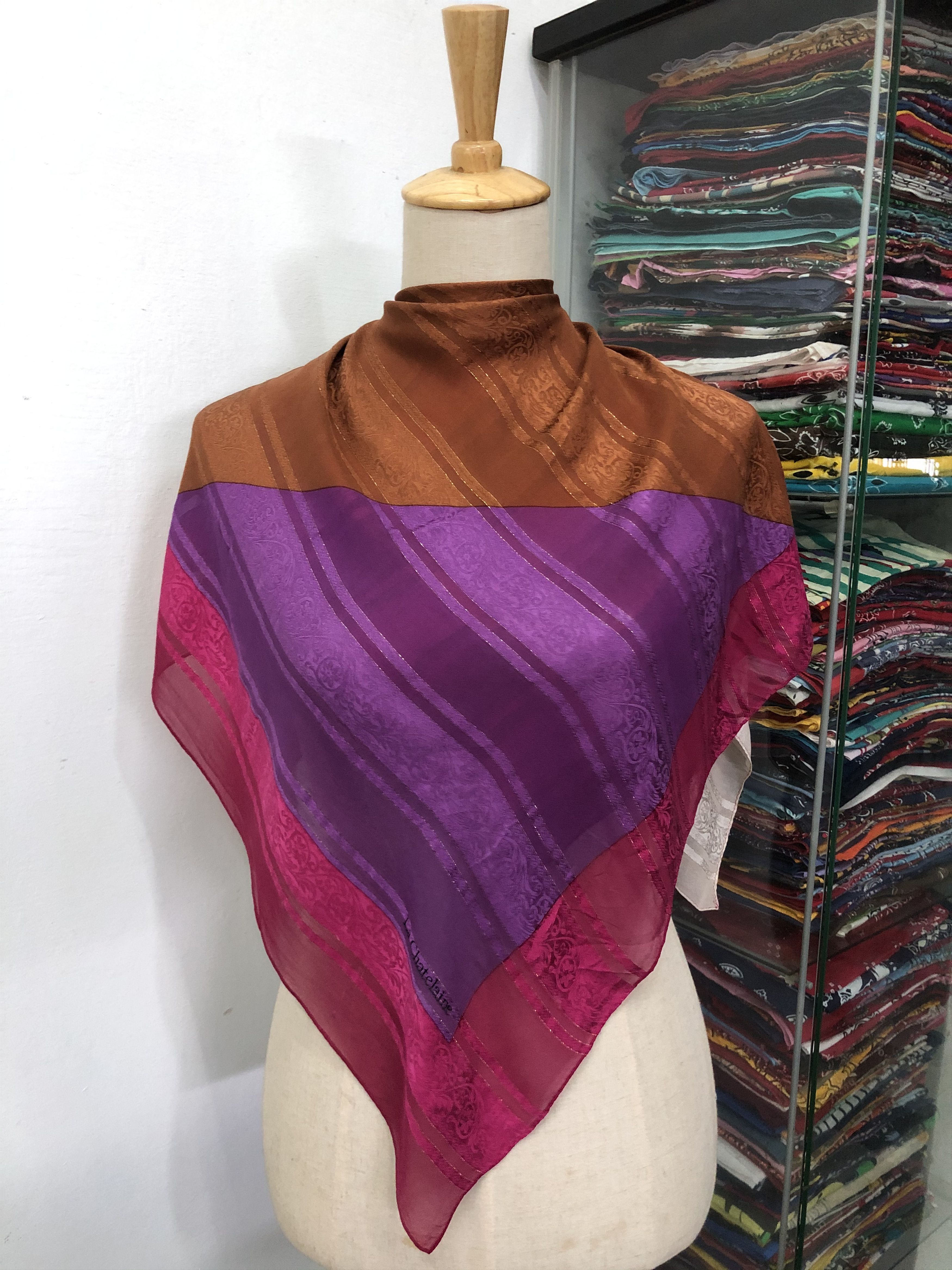 Vintage Vintage La Chantelaine Silk Scarf Size ONE SIZE - 1 Thumbnail