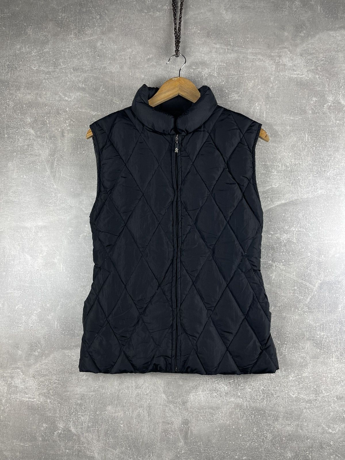 Moncler Vintage 00s Black Diamond Quilted Down Filling Vest
