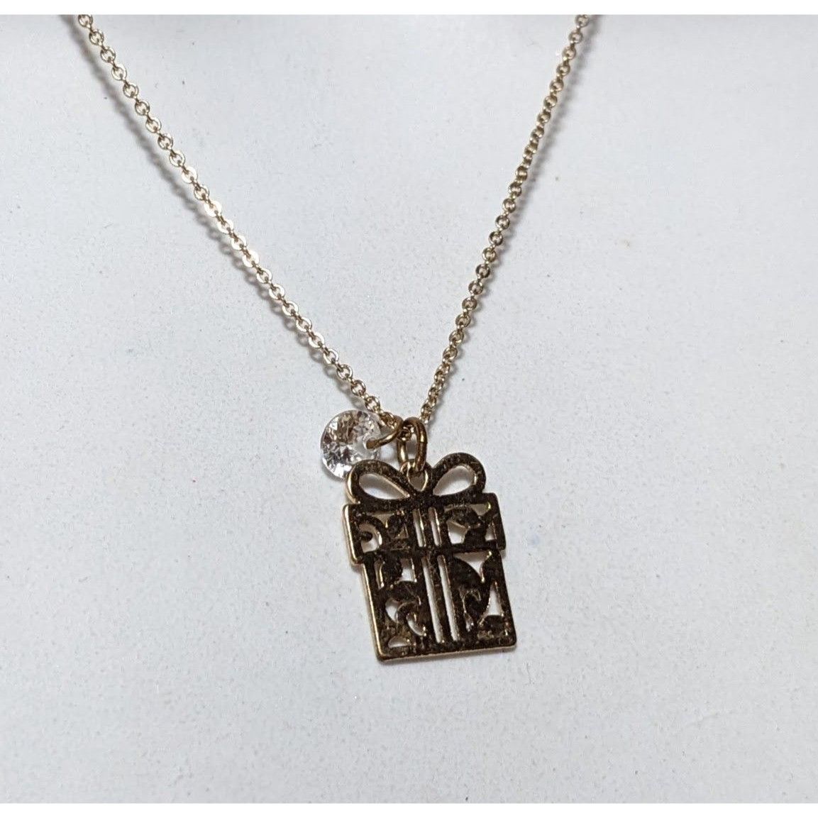 Other Lauren Conrad Minimalist Gold Holiday Gift Necklace Size ONE SIZE - 5 Thumbnail