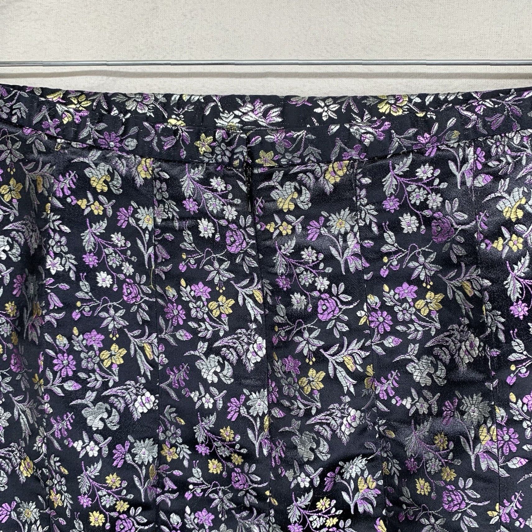 Gloverall ICE Women Skirt 14 Short Mini Purple Black All Over Floral Gothic Maleficent Zip Dry Clean Only Satin Nylon Polyester Vintage No Size 36" / US 14 / IT 50 - 3 Thumbnail