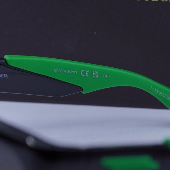 Bottega Veneta Bottega Veneta BV1232S 001 Sunglasses Black/Green Rectangle Size ONE SIZE - 8 Thumbnail