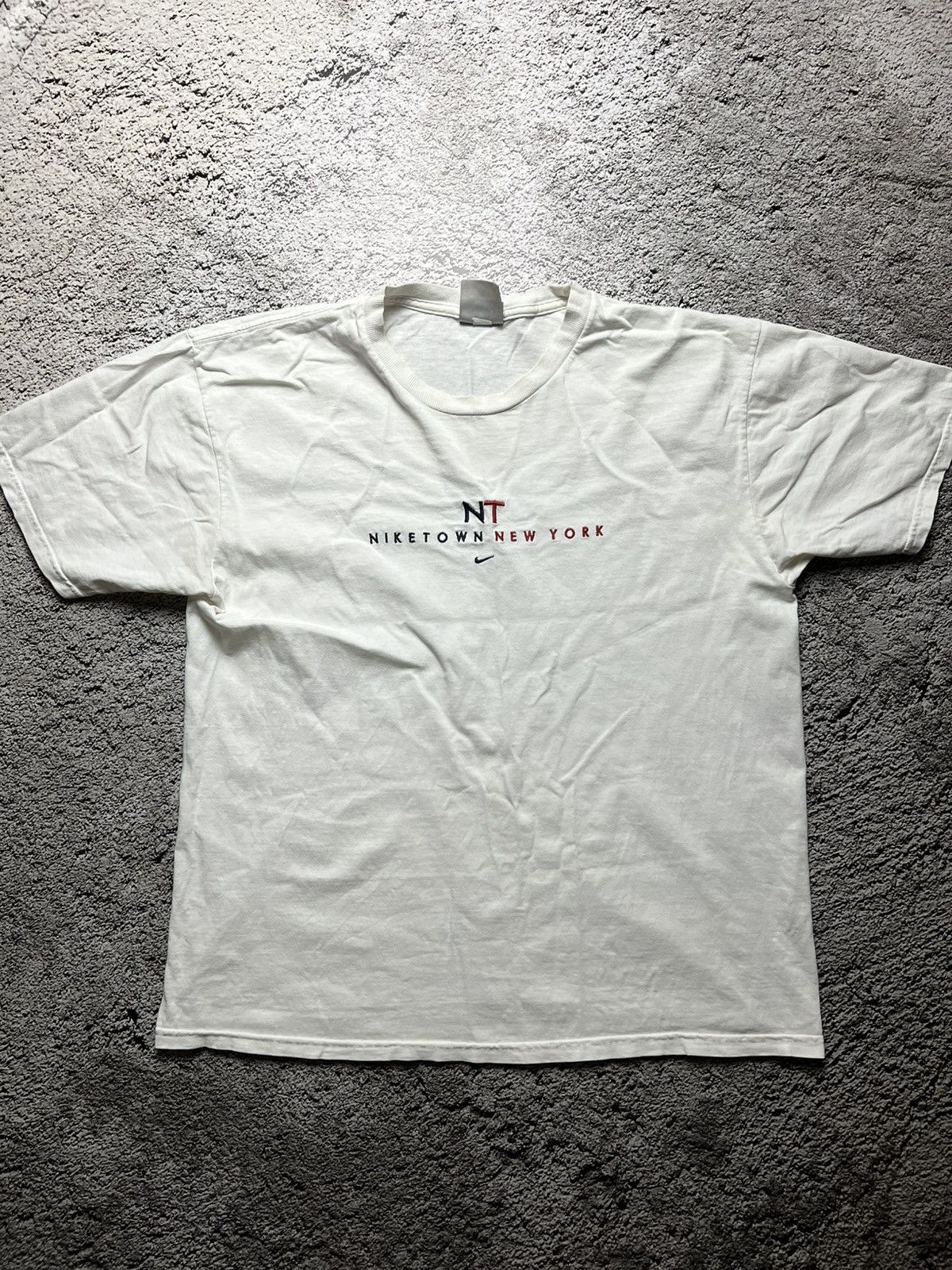 Nike VTG 90’s RARE Nike Town New York usa t shirt Size US M / EU 48-50 / 2 - 1 Thumbnail