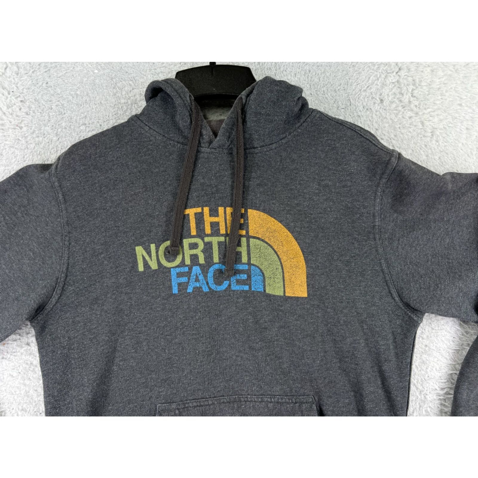 The North Face The North Face Mens Hoodie Hoodie Small Gray Cotton Blend Jersey Pilling, logo shows cracking, please review all photos. Size US S / EU 44-46 / 1 - 7 Thumbnail