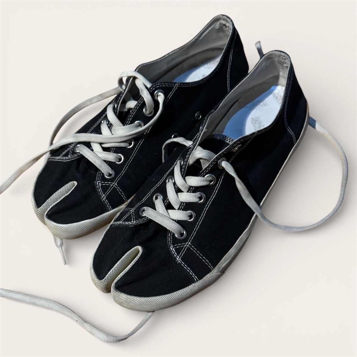 Maison Margiela Maison Margiela Tabi Size US 9.5 / EU 42-43 - 1 Thumbnail