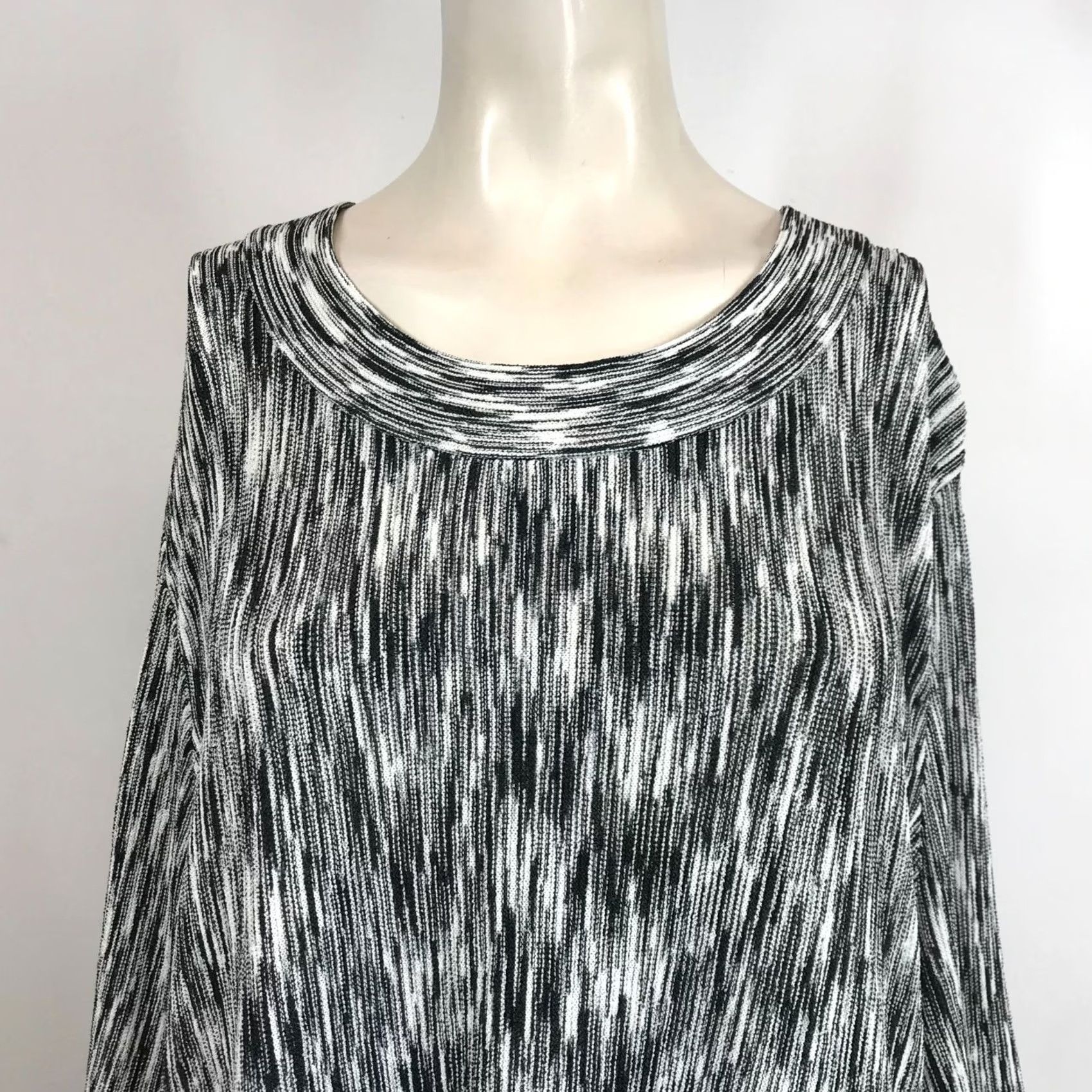 Jones New York Jones New York Women's 3X Black/White Round Neck 3/4 Sleeve Rayon Blend Top Size XXL / US 16-18 / IT 52-54 - 2 Thumbnail