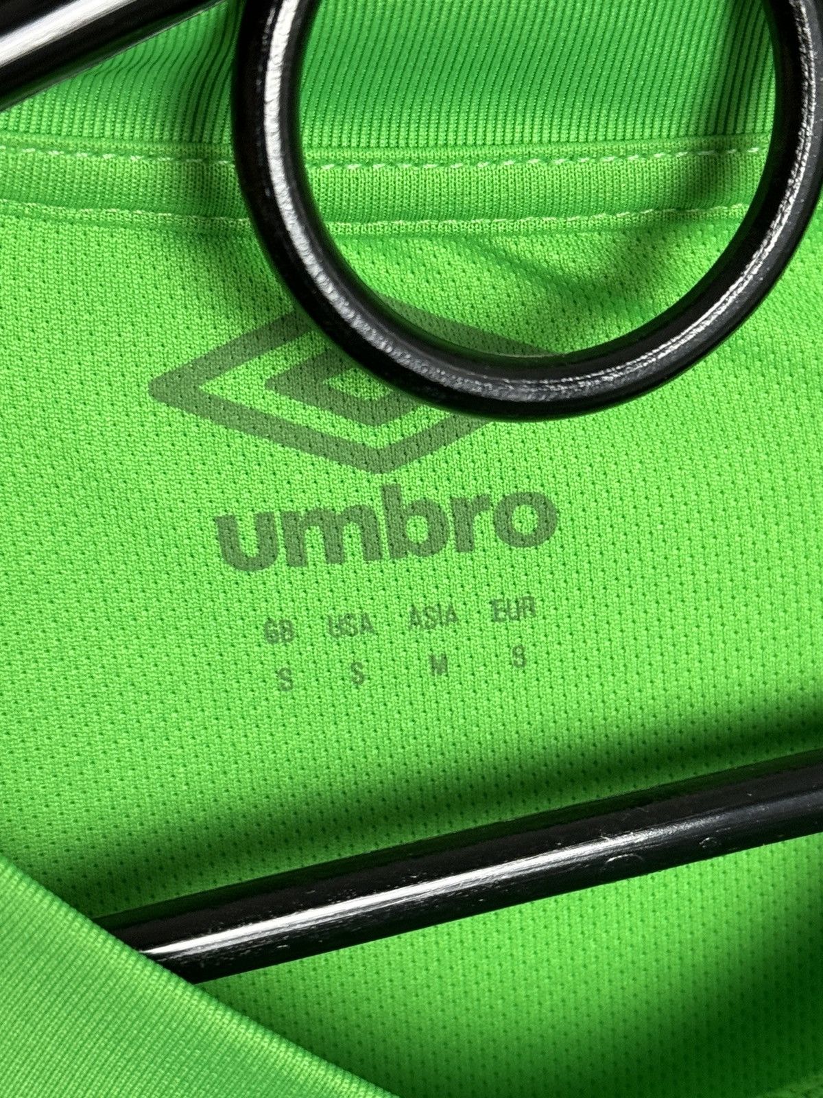 Umbro West Ham United 21/22 Goalkeeper Football Jersey Size US S / EU 44-46 / 1 - 13 Thumbnail