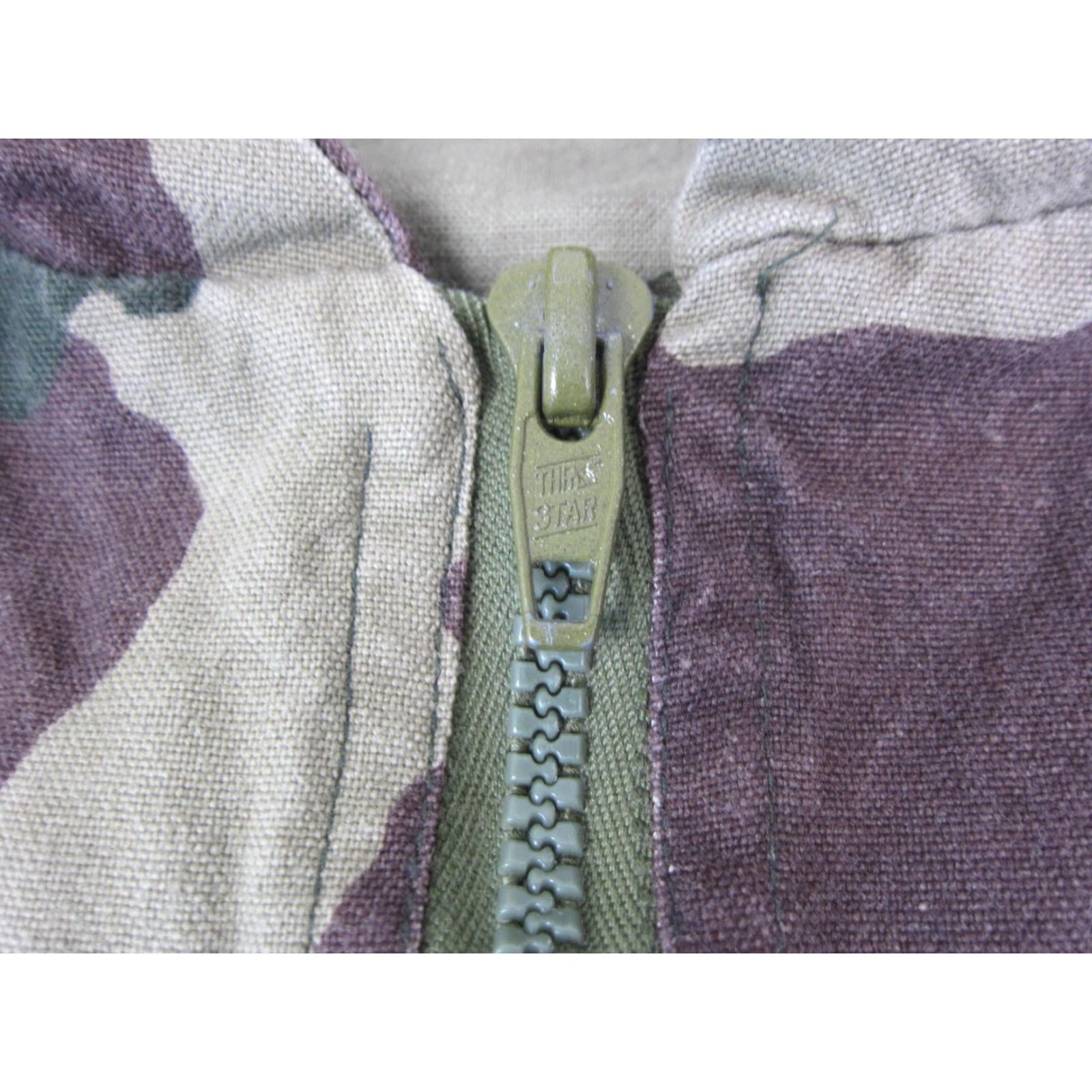 Vintage Weather-Rite Vintage Camouflage Vest Mens Large Green Camo Utility Hunting Outdoor Zip Full Zip Lightweight Lined 80s Mens Size US L / EU 52-54 / 3 - 6 Thumbnail