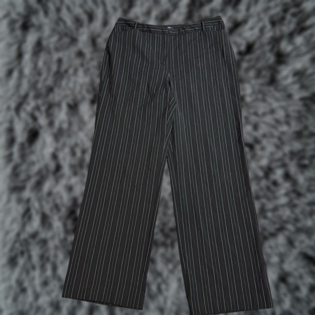 Evan Picone Evan Picone Dress Pants Womens 12 Pinstripe Office Chic Dark Academia Minimalist Casual Business Formal Straight Leg Pants Womens 12 Black Pinstripe Size 34" / US 12 / IT 48 - 1 Thumbnail