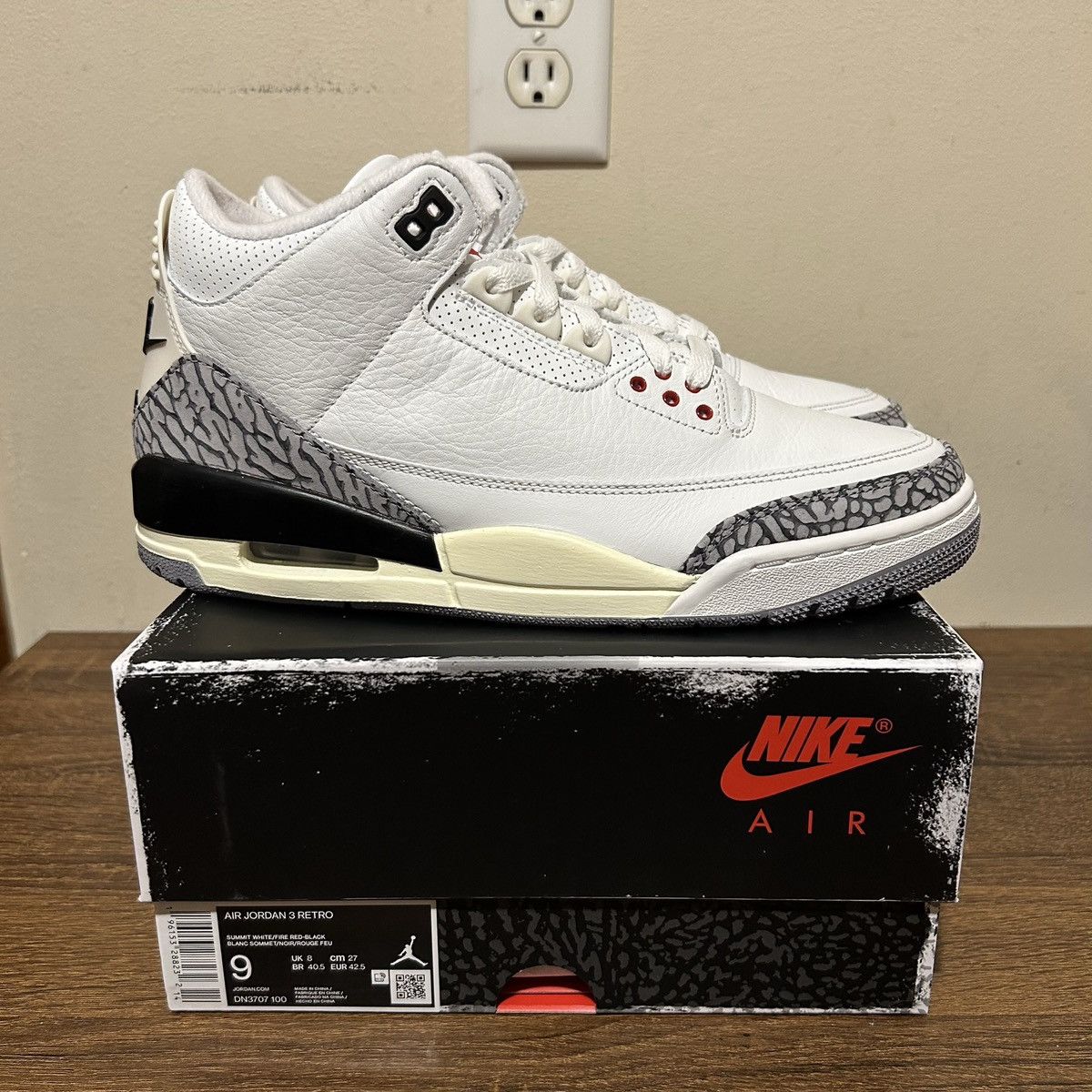 Designer × Jordan Brand × Nike Nike Air Jordan Retro 3 White Cement Reimagined Men’s 9 NEW Size US 9 / EU 42 - 1 Thumbnail