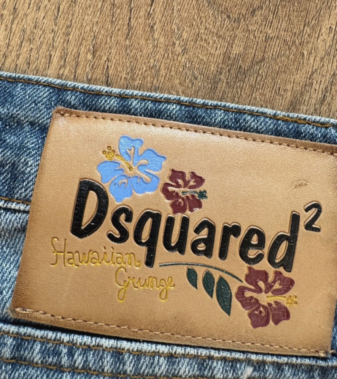 Dsquared2 Dsquared2 Women’s Denim Shorts Size s/Distressed Look/ Size 25" / US 0 / IT 36 - 11 Thumbnail