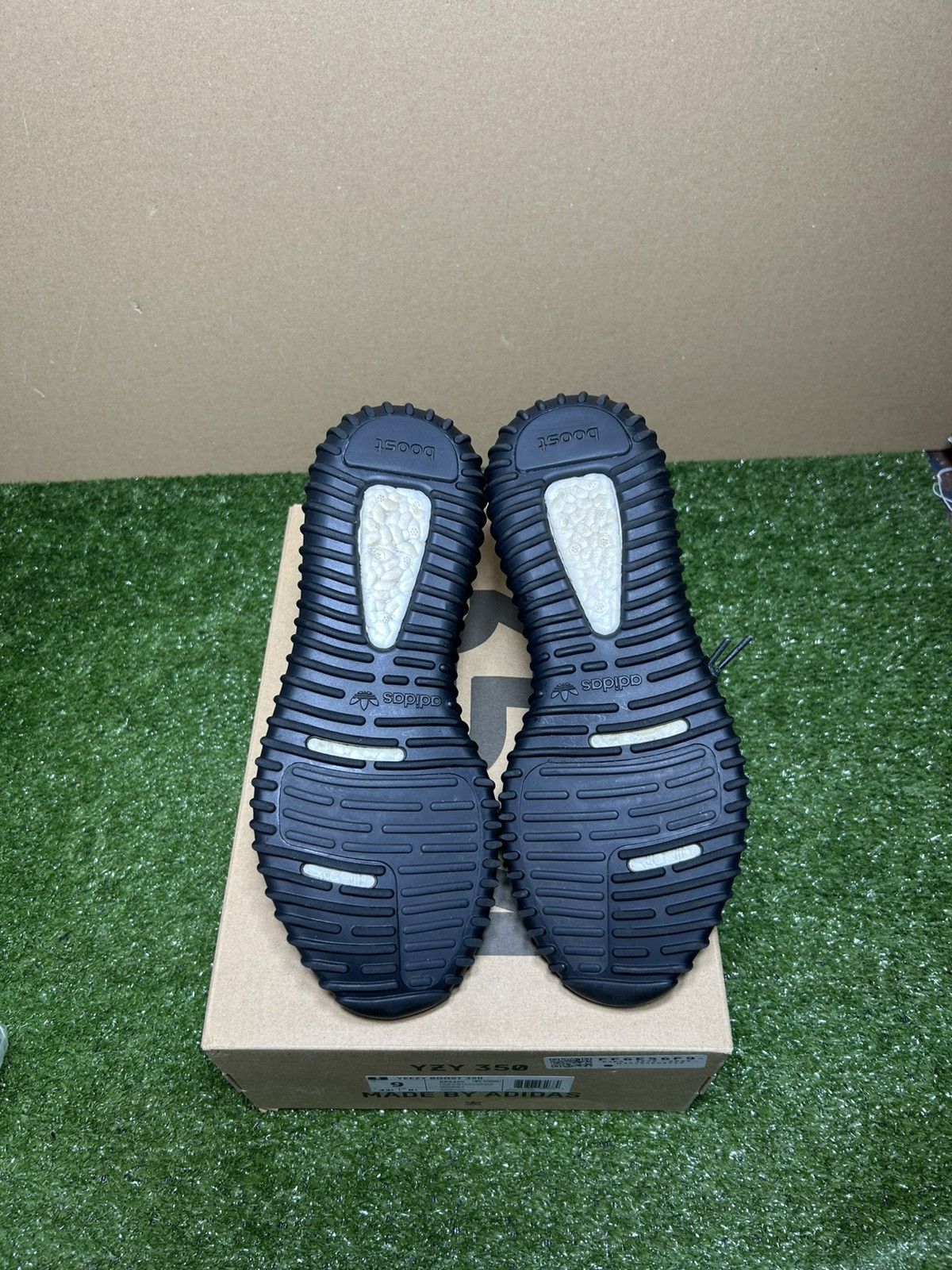 Yeezy Yeezy 350 Pirate Black Size US 9 / EU 42 - 9 Thumbnail
