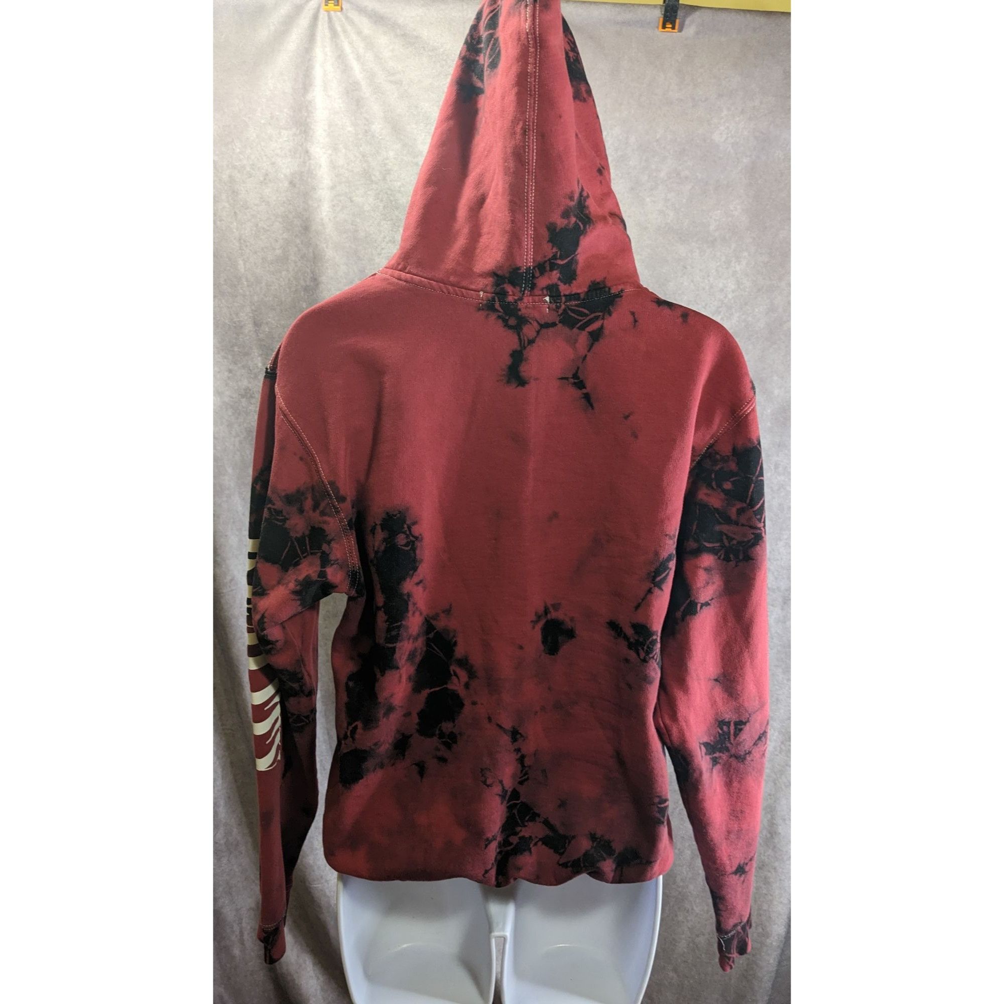 Pacsun PacSun Womens Tie-Dye Hoodie Dreams Print Red & Black Size S Size S / US 4 / IT 40 - 2 Thumbnail