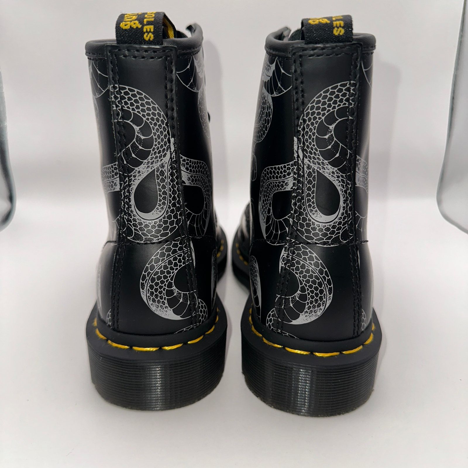 Dr. Martens Dr. Martens 1460 Men' Size 4 Women's Size 5 Serpent Print Size US 4 / IT 34 - 7 Thumbnail