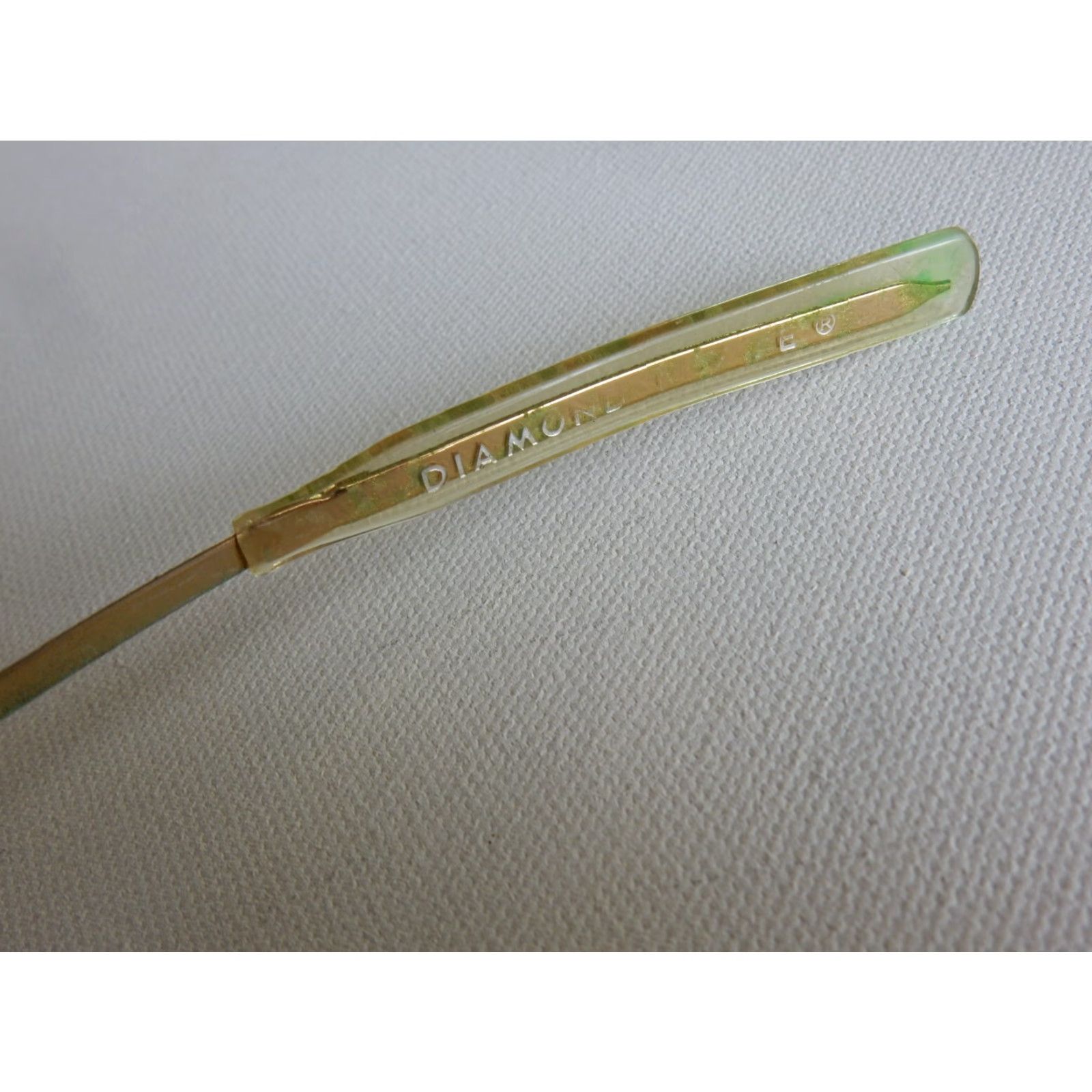 Vintage VINTAGE Diamond Plate Aviator Sunglasses Men Gold 80s Retro Size ONE SIZE - 6 Thumbnail