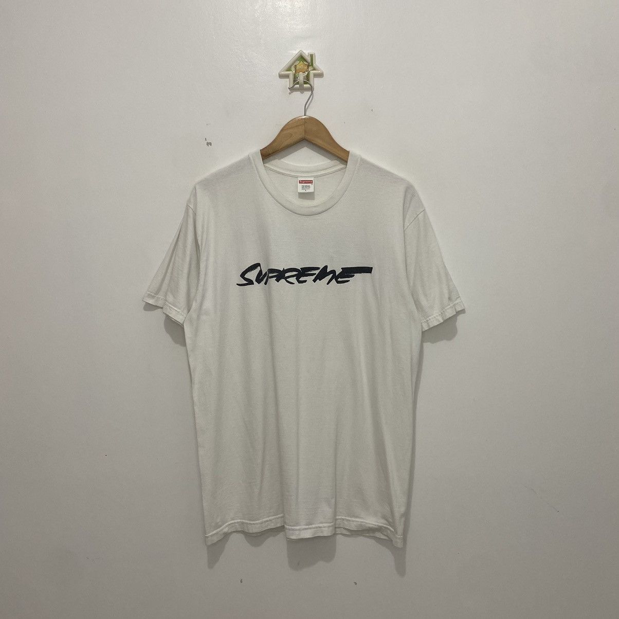 Supreme Supreme Futura Logo Tee Size US L / EU 52-54 / 3 - 1 Thumbnail