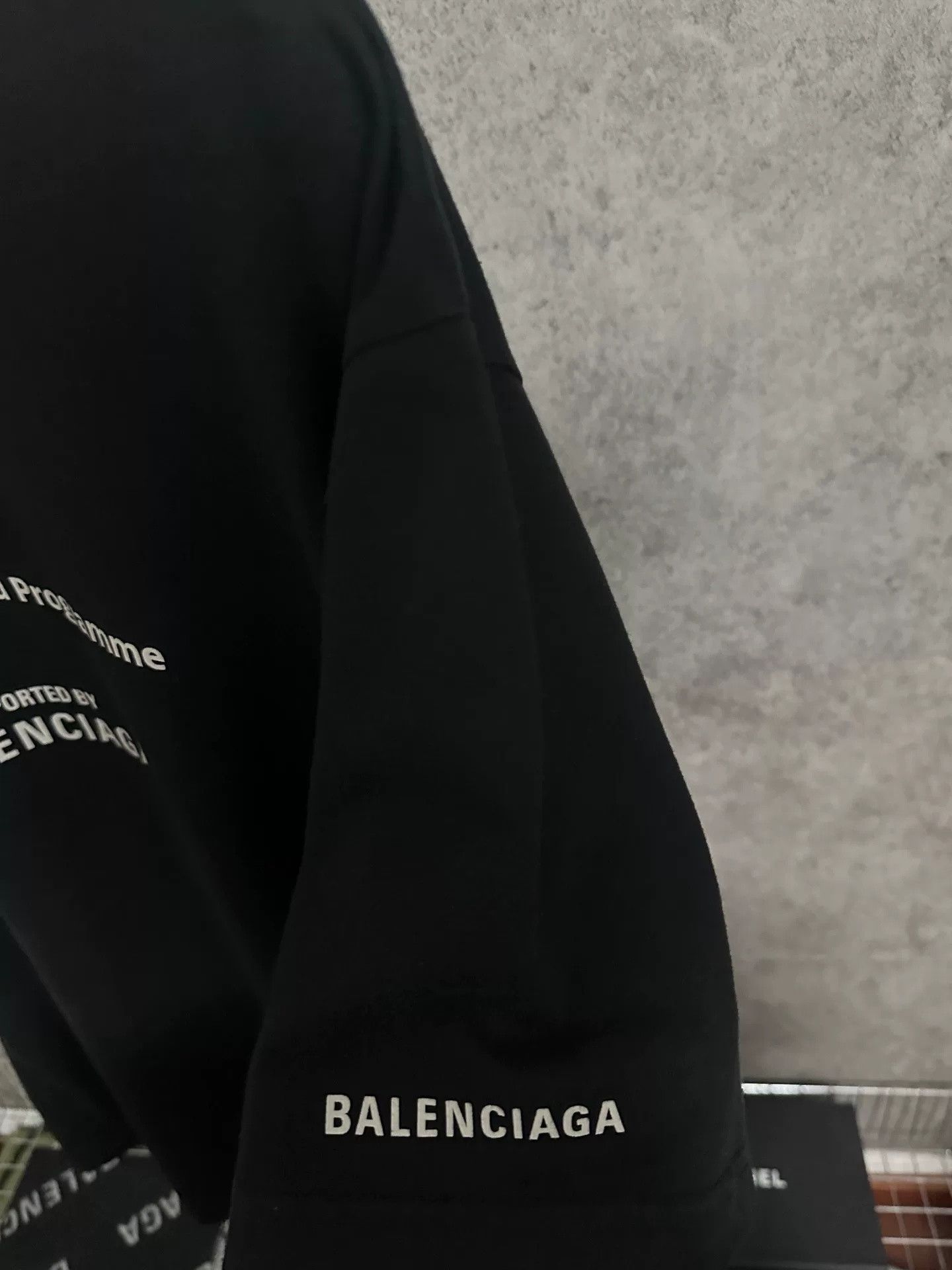 Balenciaga Balenciaga WFP Collaboration Logo Print Men's T-Shirt Size US M / EU 48-50 / 2 - 6 Thumbnail