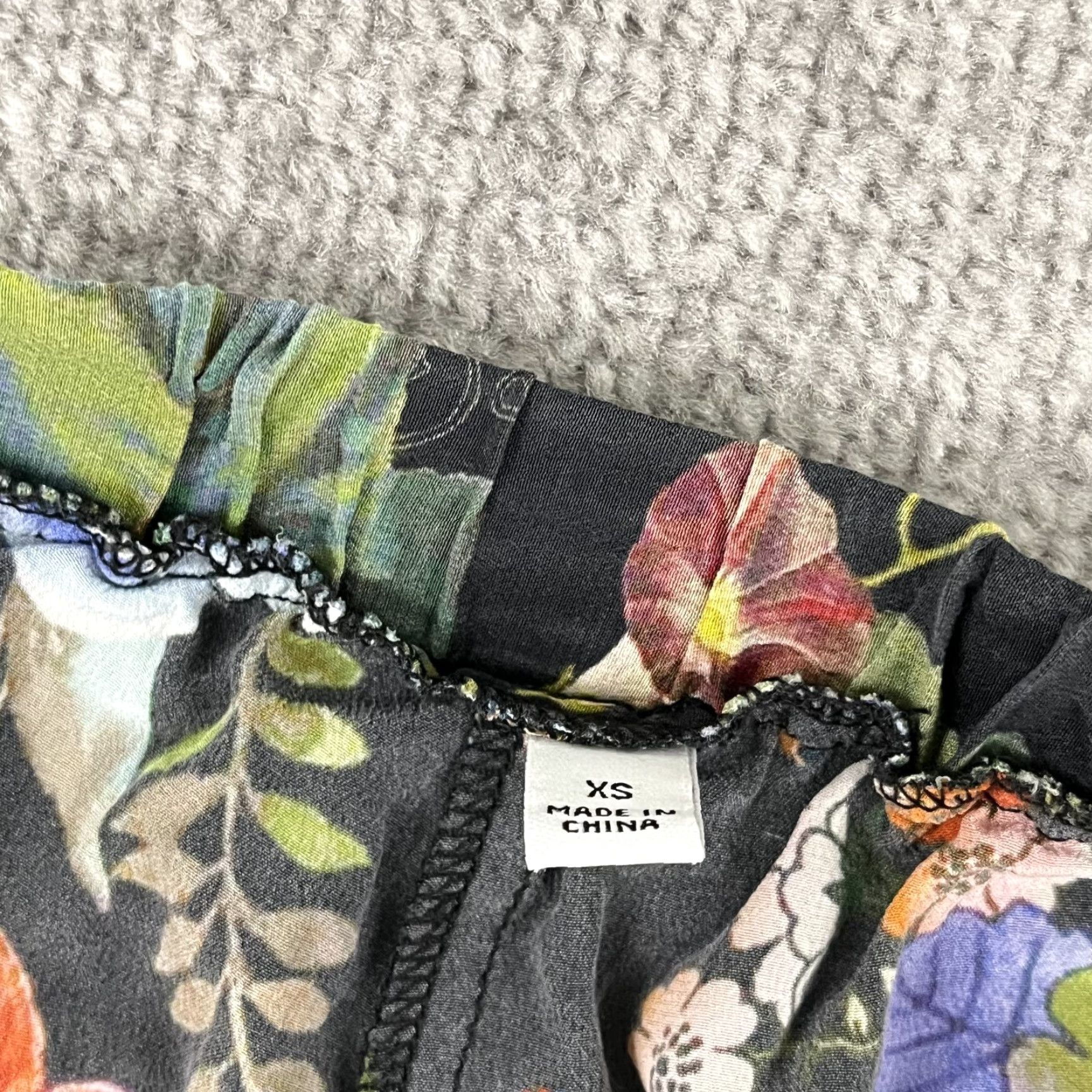 Johnny Was Johnny Was Women's XS Shorts Floral Abstract Art 2-Inch Lounge Casual Spring Summer Winter Size 27" / US 4 / IT 40 - 2 Thumbnail