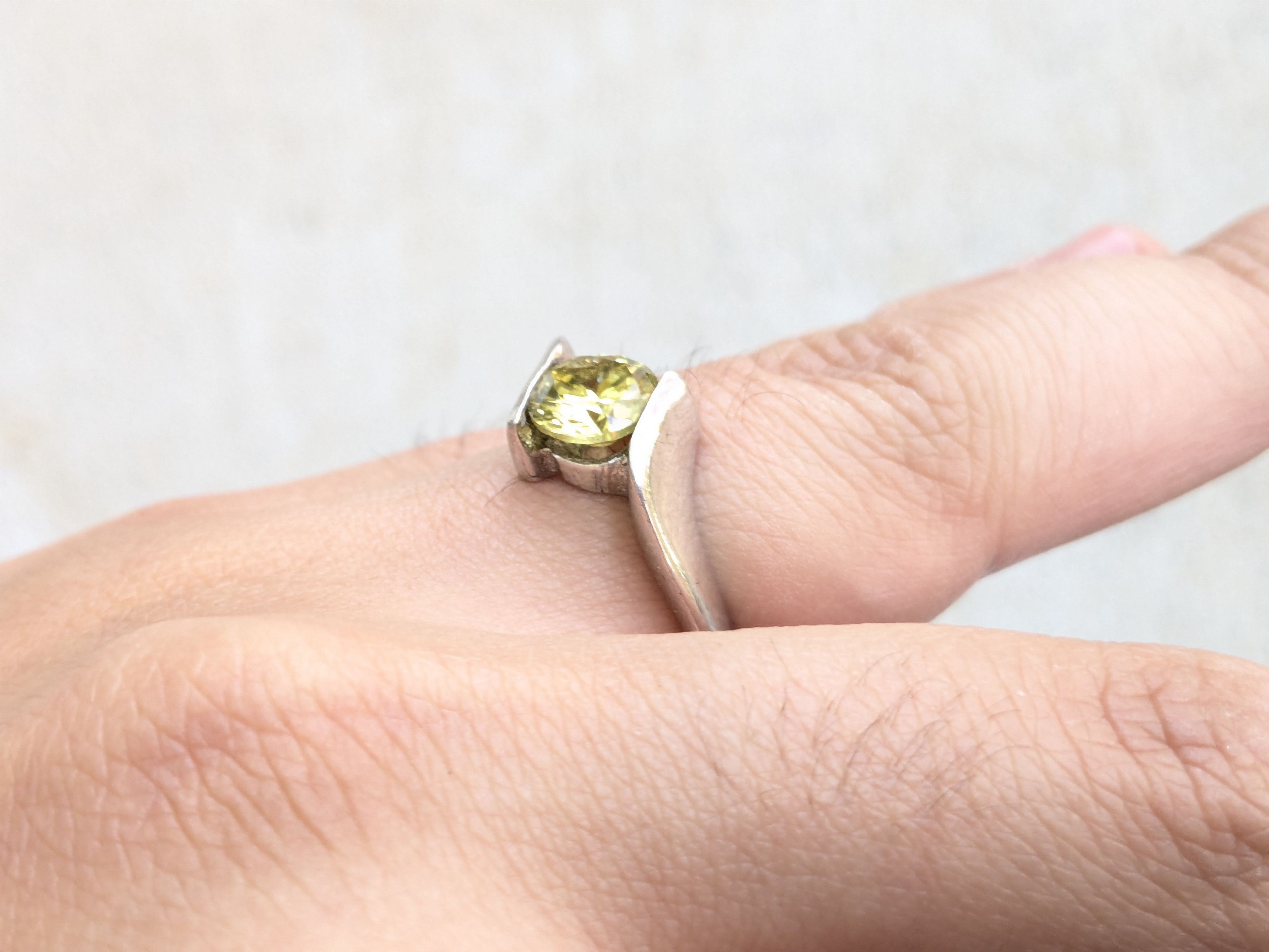 Jewelry × Sterling Silver × Vintage Sterling Silver Ring Green CZ Round Faceted Bypass 7.75 Size ONE SIZE - 9 Thumbnail