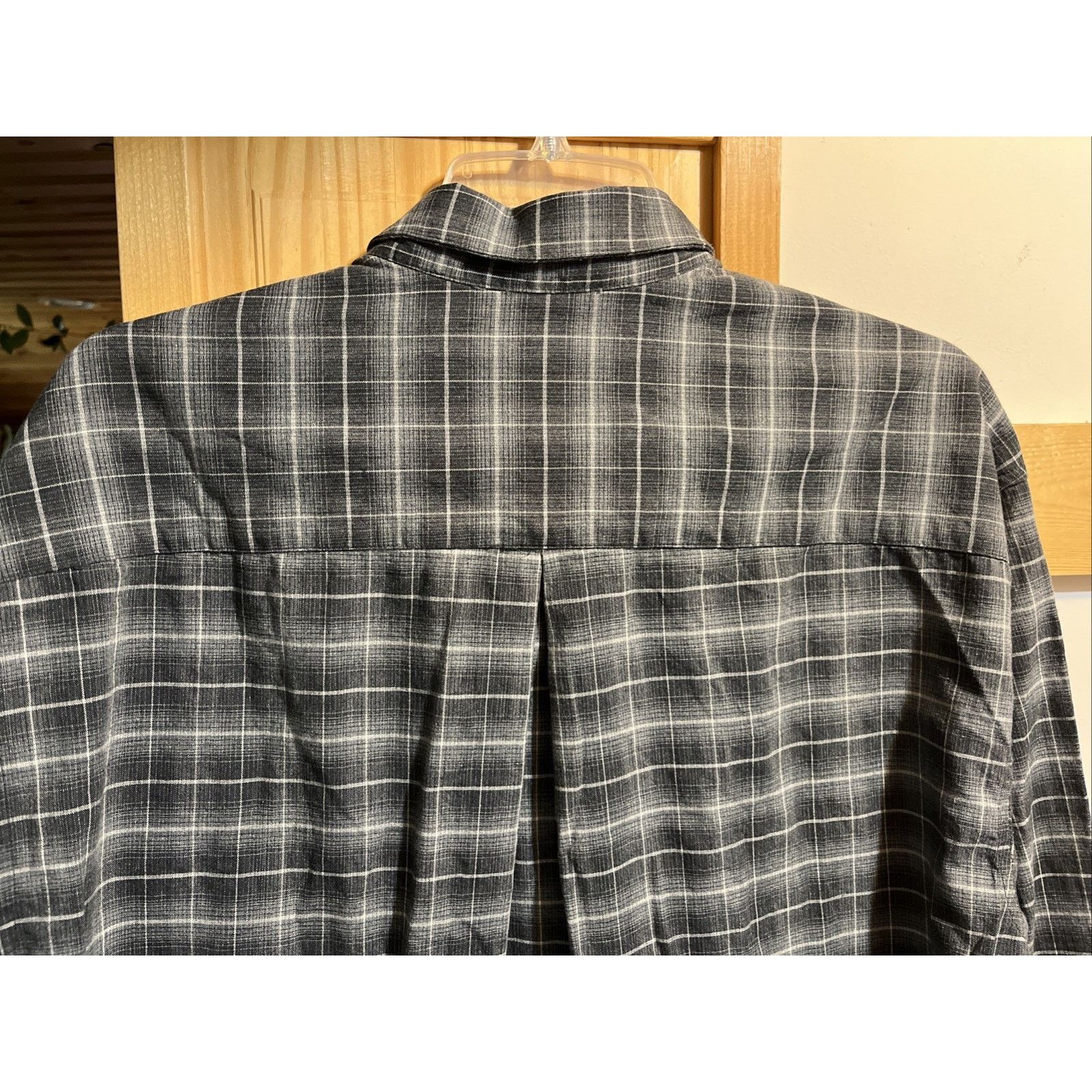 Other TGI Fridays Button Up Shirt Men’s 16 32/33 Gray Plaid Cotton Size US L / EU 52-54 / 3 - 9 Thumbnail
