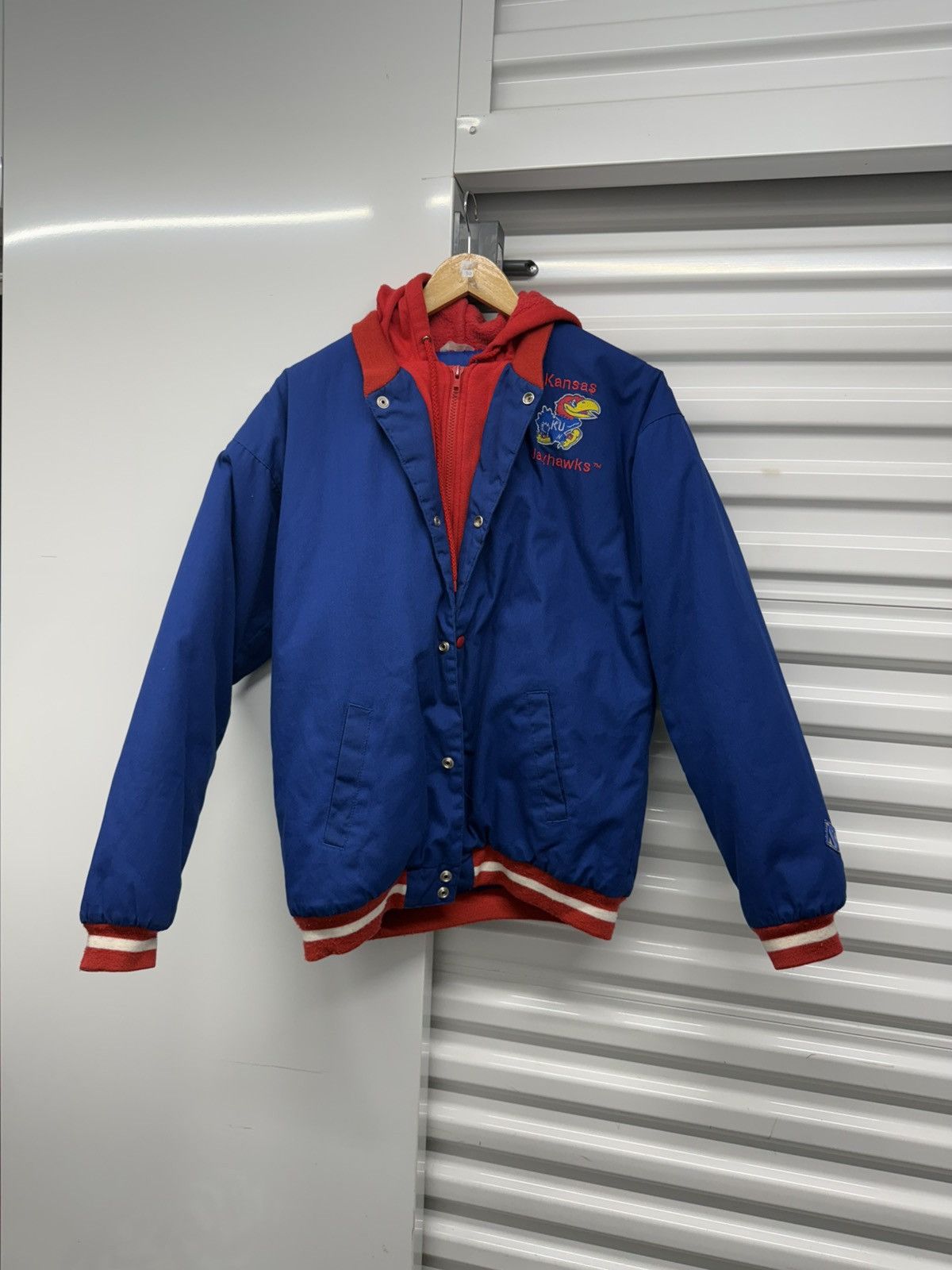 NCAA Vintage Kansas Jayhawks Puffer Jacket NCAA 90s USA Size US S / EU 44-46 / 1 - 6 Thumbnail