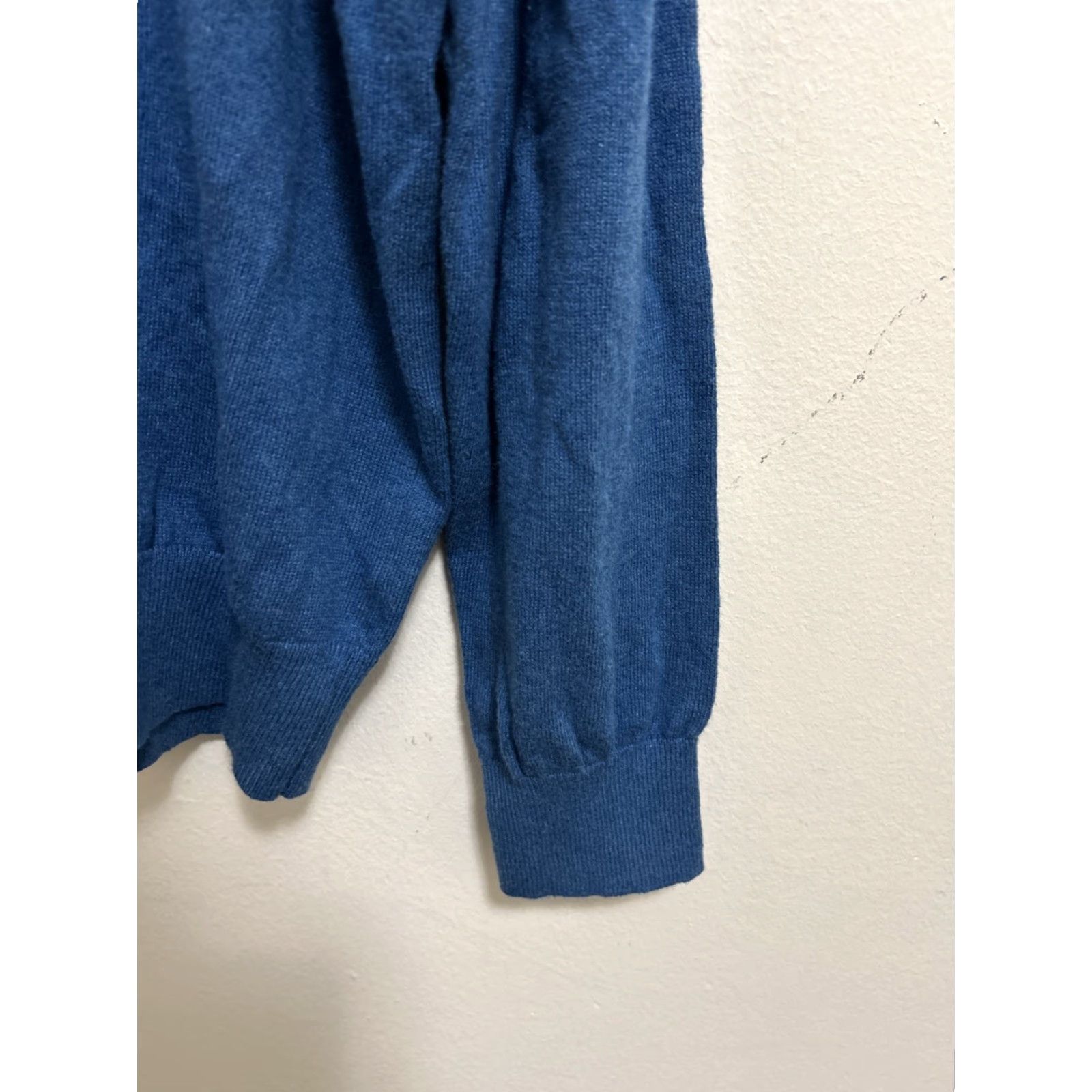 Vintage LL Bean Mens Sweater V-Neck Pullover Blue Cotton/Cashmere Blend Regular M Size US M / EU 48-50 / 2 - 6 Thumbnail