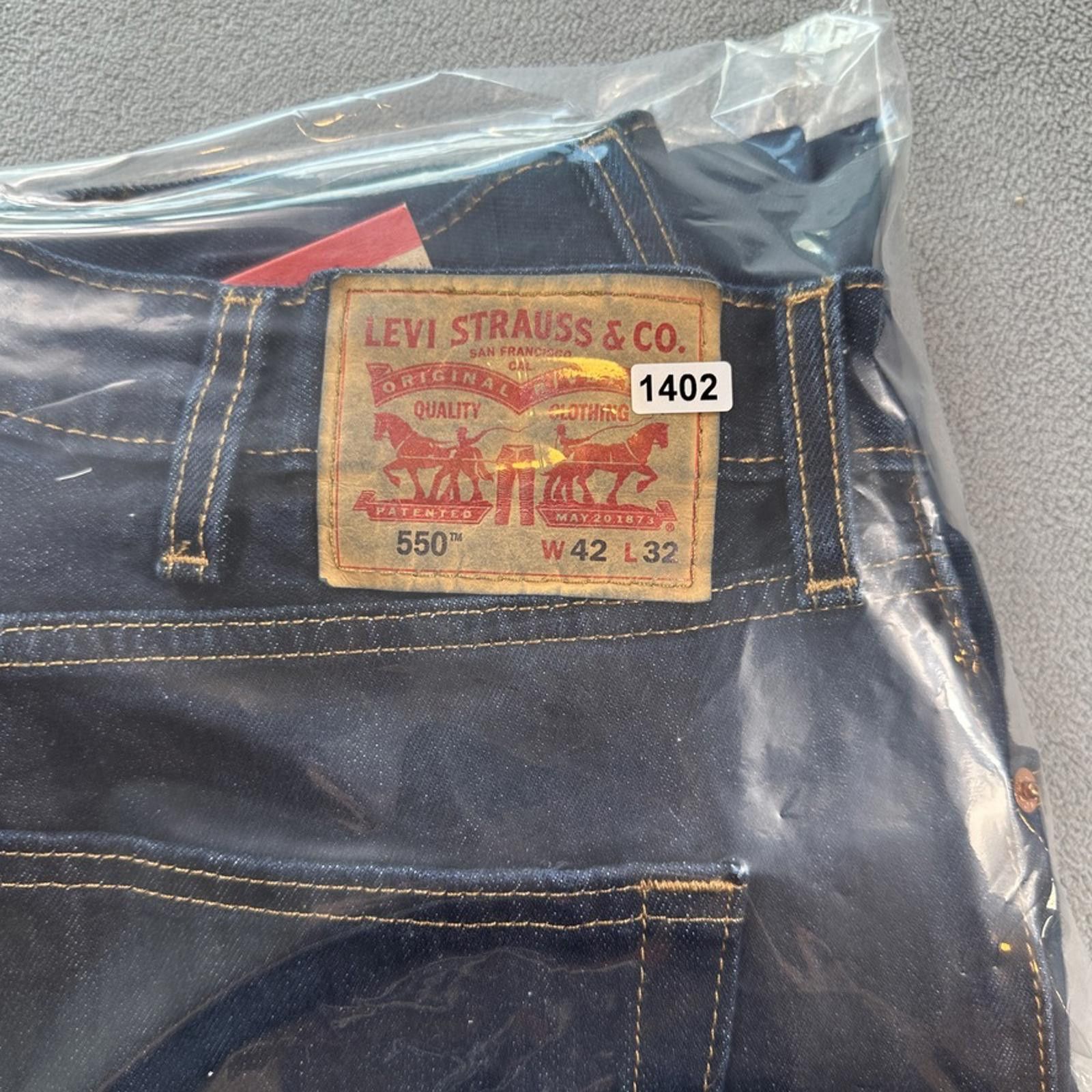 Levi's Levis 550 Relaxed Mens Jeans 42x32 Blue High Rise Dark Wash Size US 42 / EU 58 - 12 Thumbnail