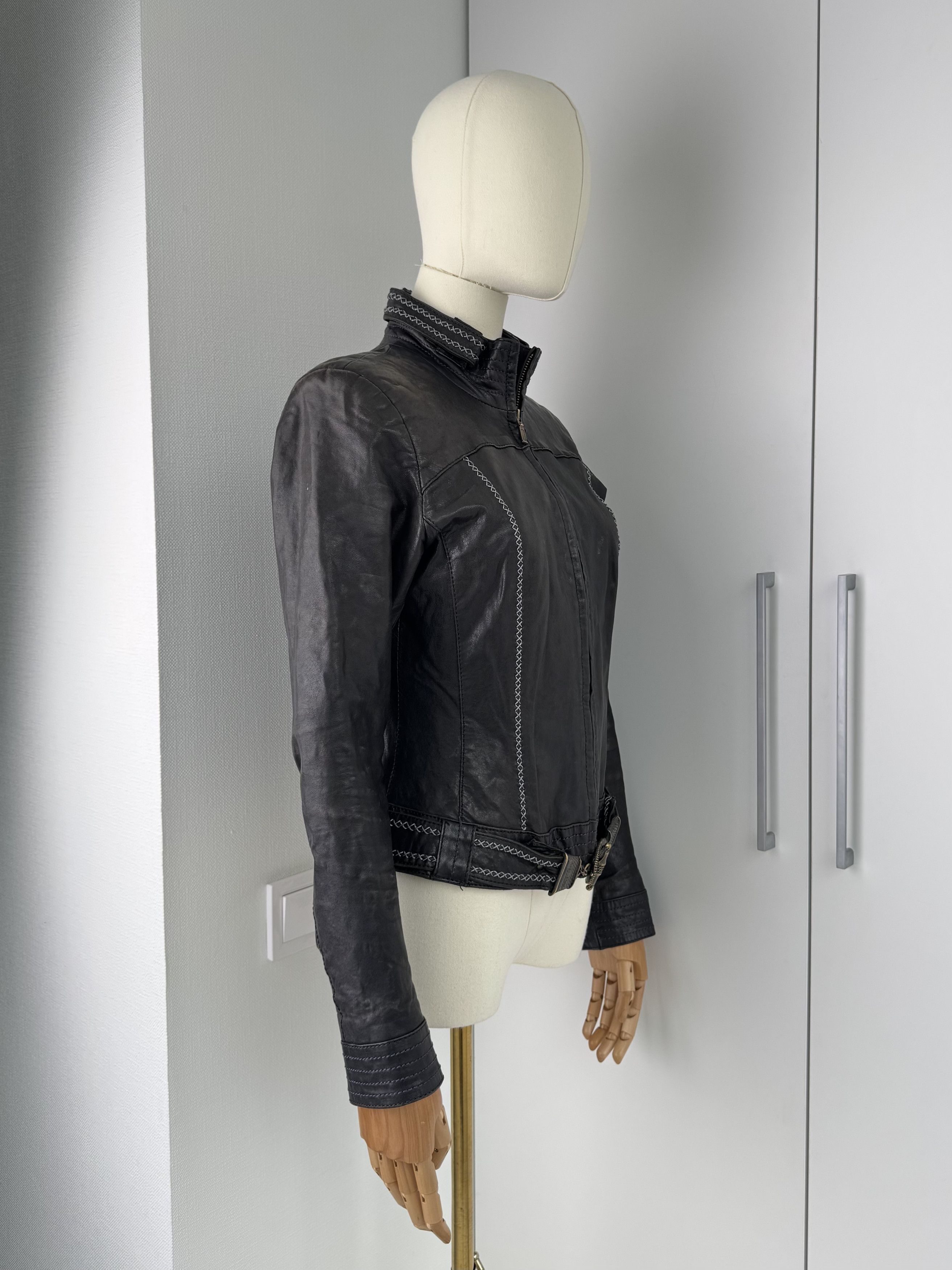 Vintage Women Black Leather Jacket Y2K Vintage Fitted Biker Zip Up Size S / US 4 / IT 40 - 2 Thumbnail