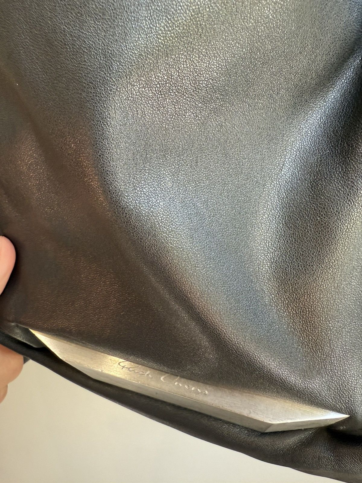 Rick Owens Rick Owens Work Pillow Grifin in Black Lambskin Size ONE SIZE - 5 Thumbnail