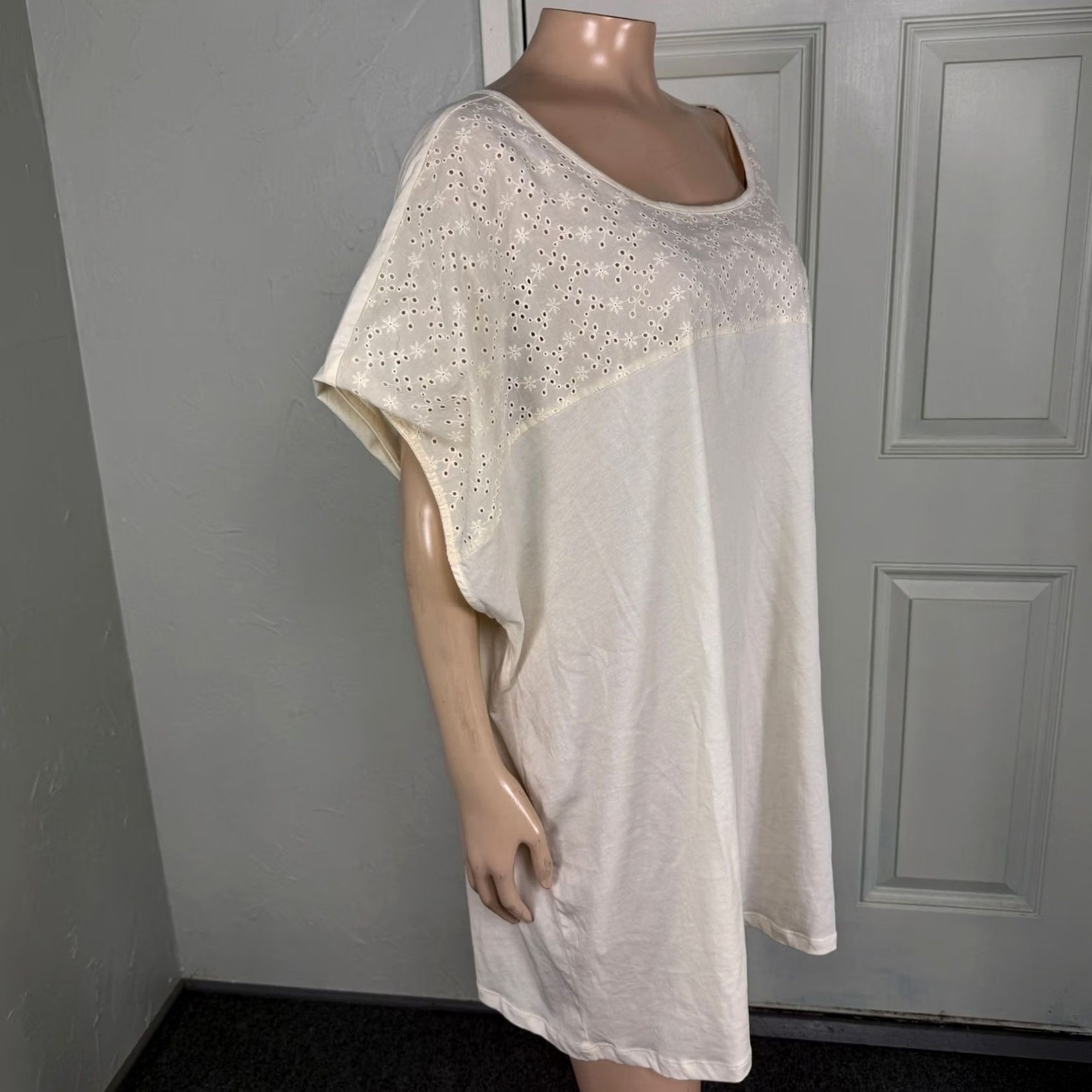 Torrid Torrid Women's Shirt Top 4X Eyelet Scoop neck Casual Cotton Boho Relaxed S3 Cream Solid Knit Basic Short Sleeve Pullover Machine Washable Vintage No Size XXL / US 16-18 / IT 52-54 - 5 Thumbnail