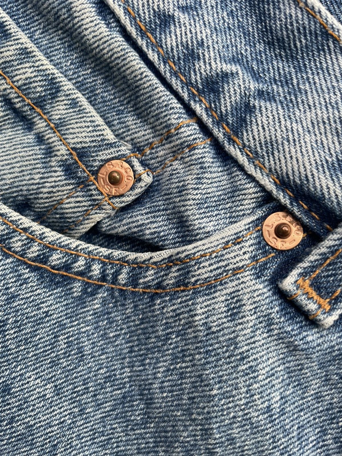 Levi's × Vintage Vintage Levis 550 Distresed Denim Size US 33 - 14 Thumbnail