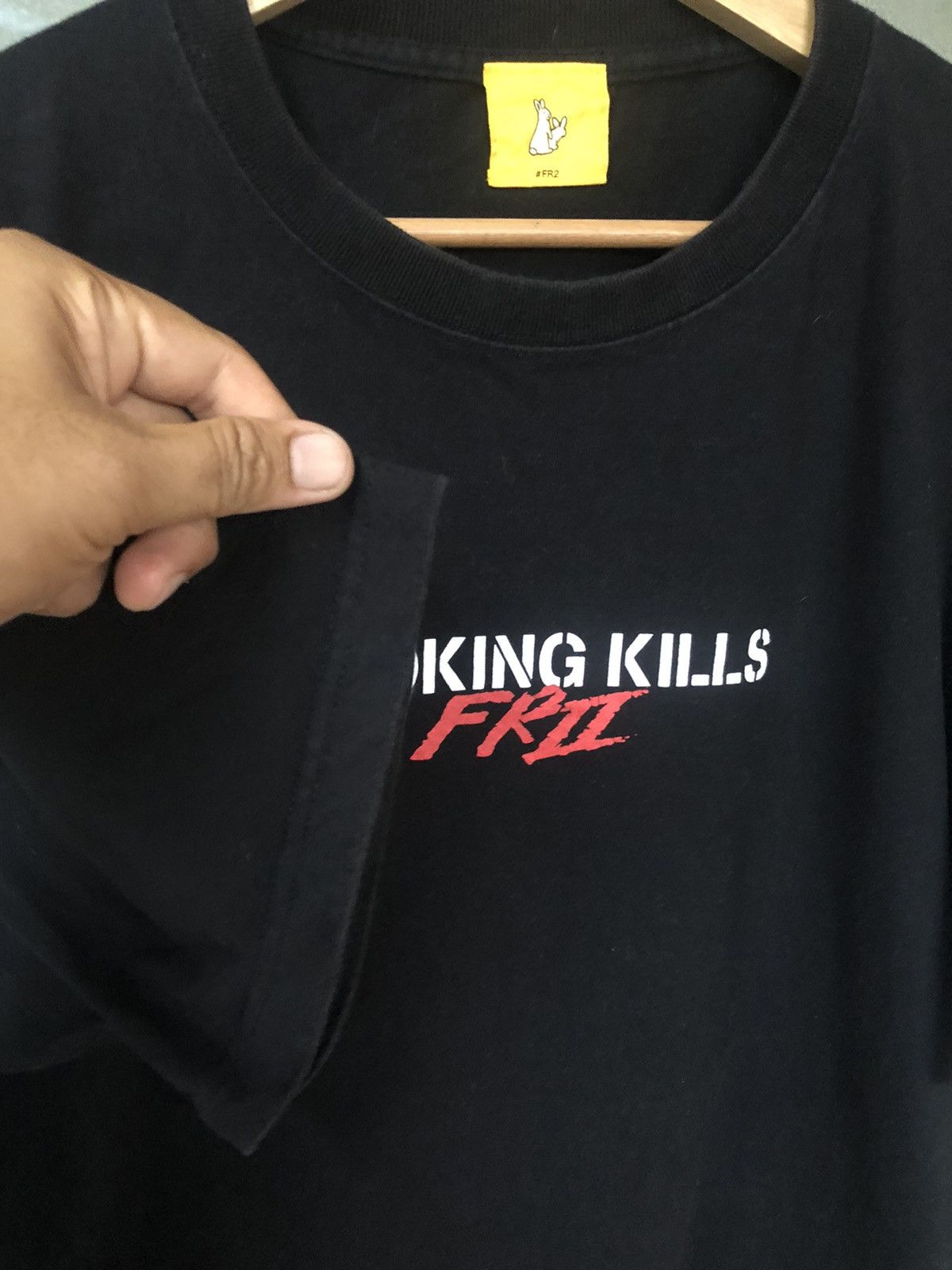 FR2 Vintage FR2 Smoking Kills Shirt Tee Size US L / EU 52-54 / 3 - 7 Thumbnail