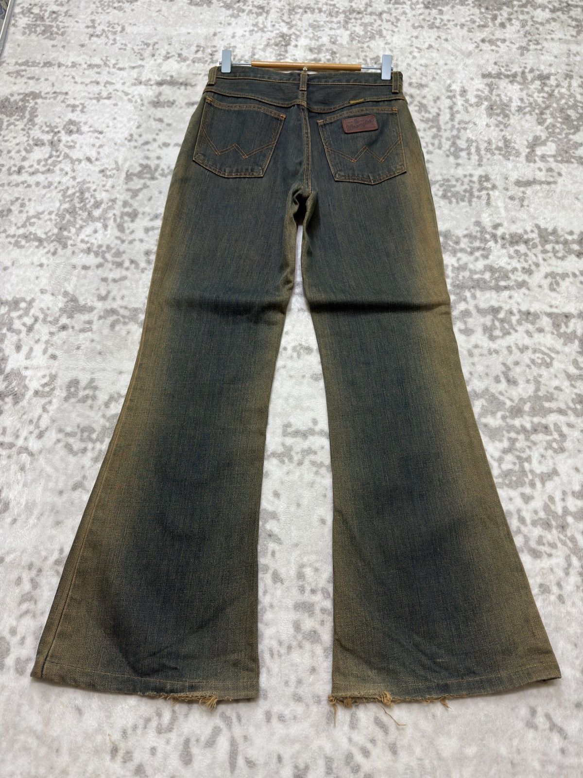 Vintage Lady Wrangler Bell Bottom 90s Sun Faded Grunge Denim Jeans Size US 28 / EU 44 - 2 Thumbnail