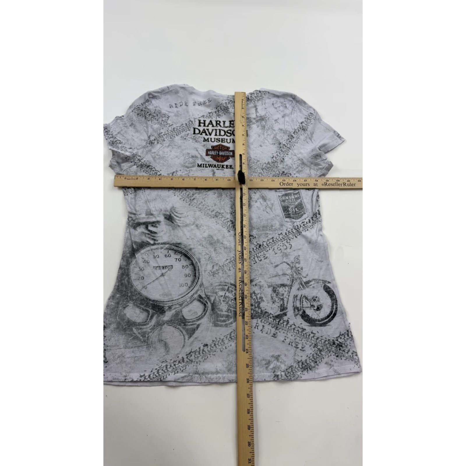 Harley Davidson VINTAGE Harley-Davidson Museum Shirt Womens XL Gray Graphic Motors Milwaukee 2013 Mens Womens Size XL / US 12-14 / IT 48-50 - 7 Thumbnail