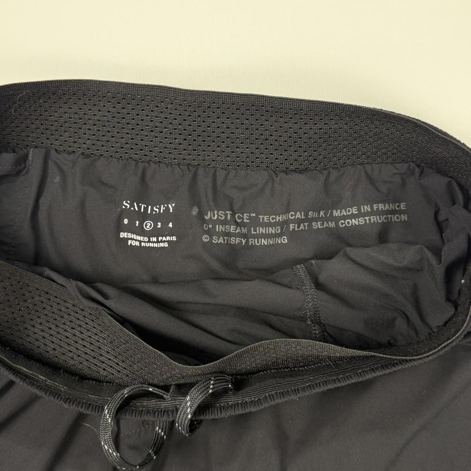 Satisfy Satisfy Space-O black short Size 28" / US 6 / IT 42 - 3 Thumbnail