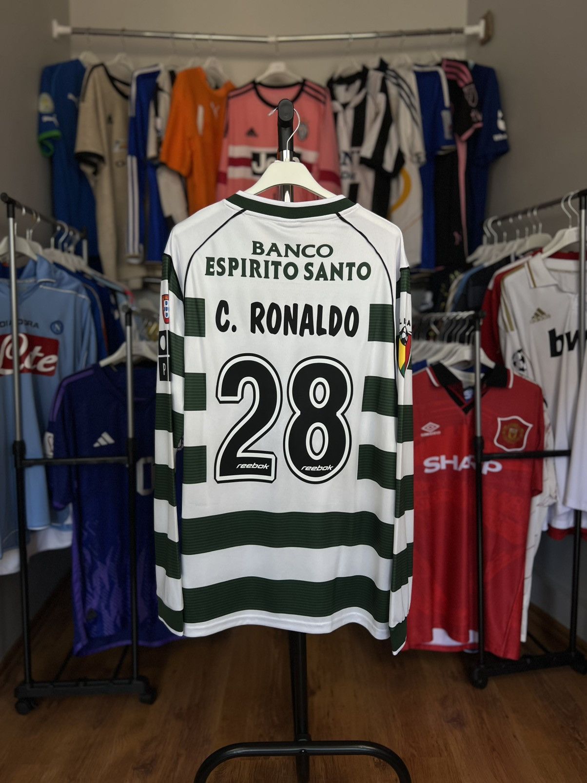 Reebok Soccer Jersey Reebok Sporting 2002/03 Cristiano Ronaldo #28 Size US L / EU 52-54 / 3 - 1 Thumbnail