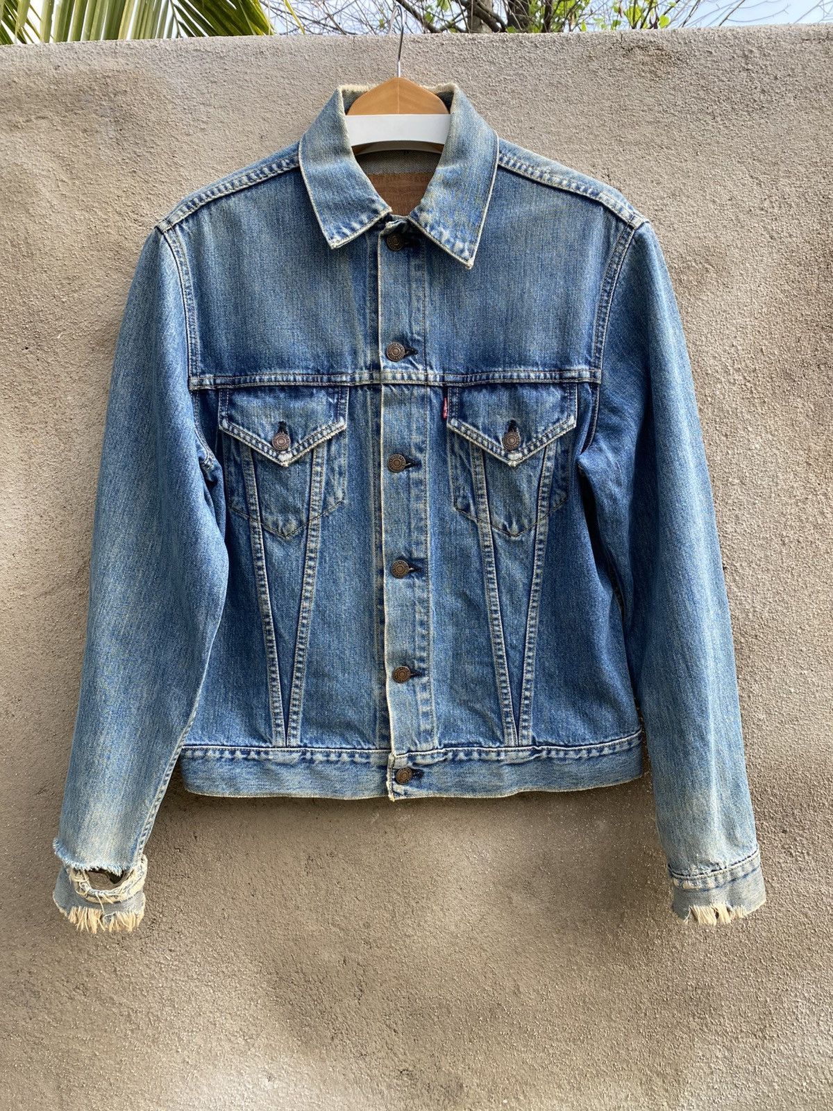 Levi's × Levi's Vintage Clothing × Vintage size 40 vintage levi's trucker big E denim jacket distressed Size US M / EU 48-50 / 2 - 1 Thumbnail
