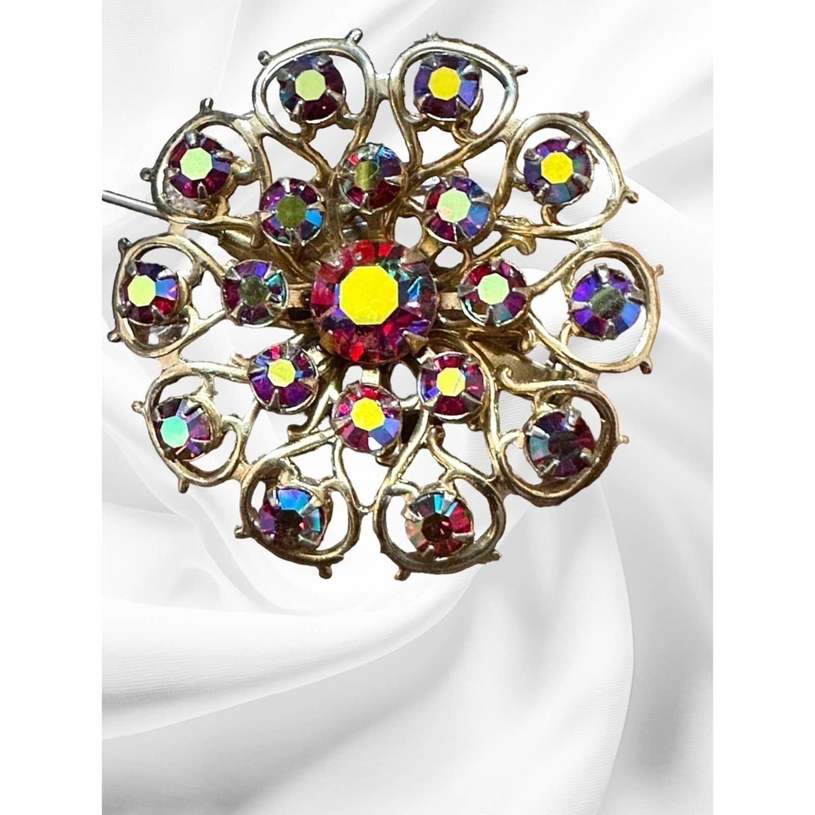 Designer Beautiful Aurora Borealis Gold Toned Brooch Size ONE SIZE - 5 Thumbnail