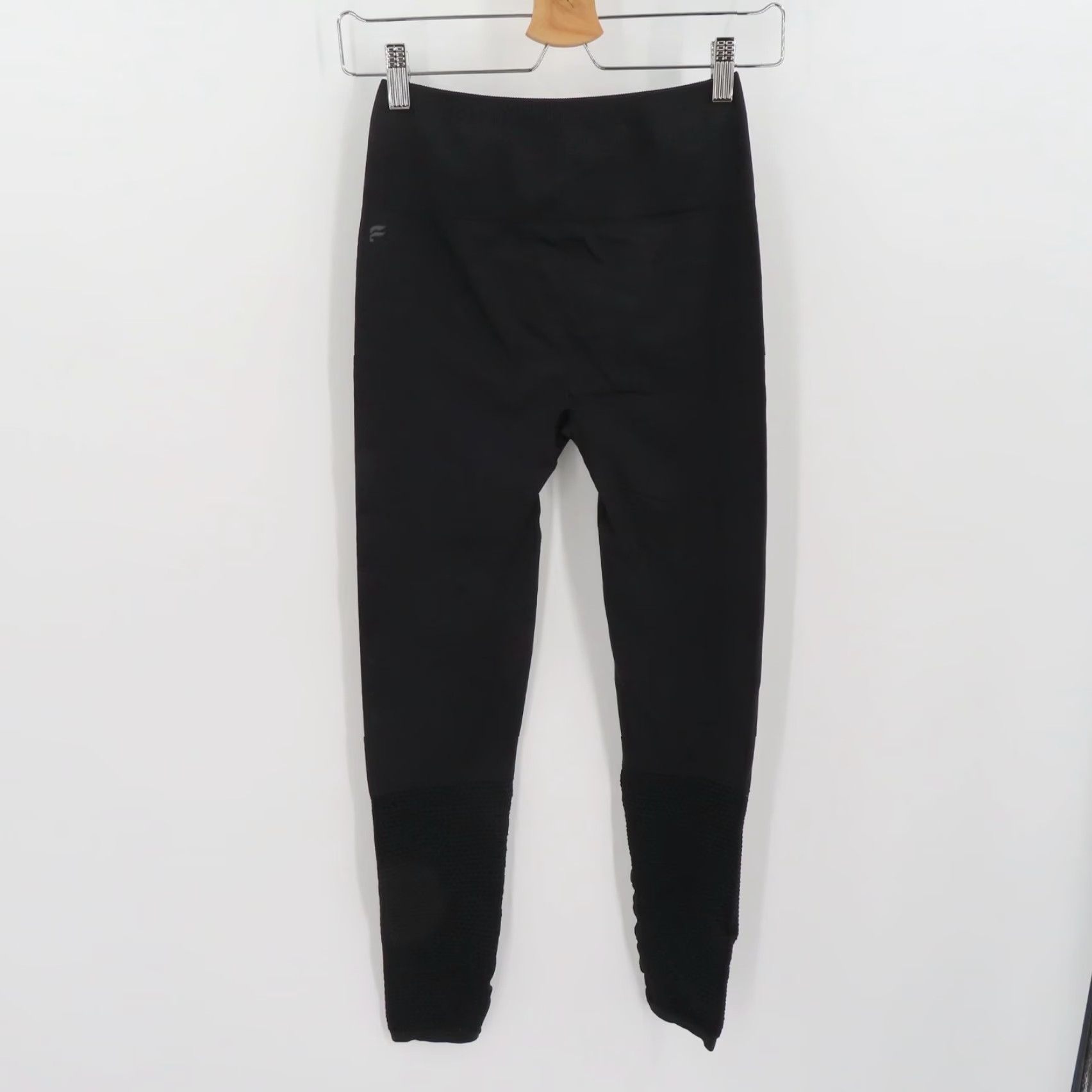 Fabletics Fabletics Leggings Women Small Solid Black Perforated Calf Seamless PT1720206 Size 28" / US 6 / IT 42 - 6 Thumbnail