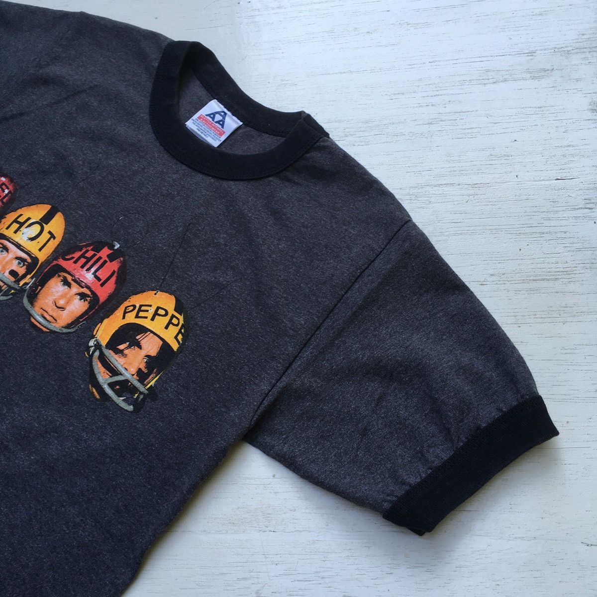 Band Tees × Vintage Vintage Red Hot Chili Peppers Stadium Arcadium Tee Size US S / EU 44-46 / 1 - 8 Thumbnail
