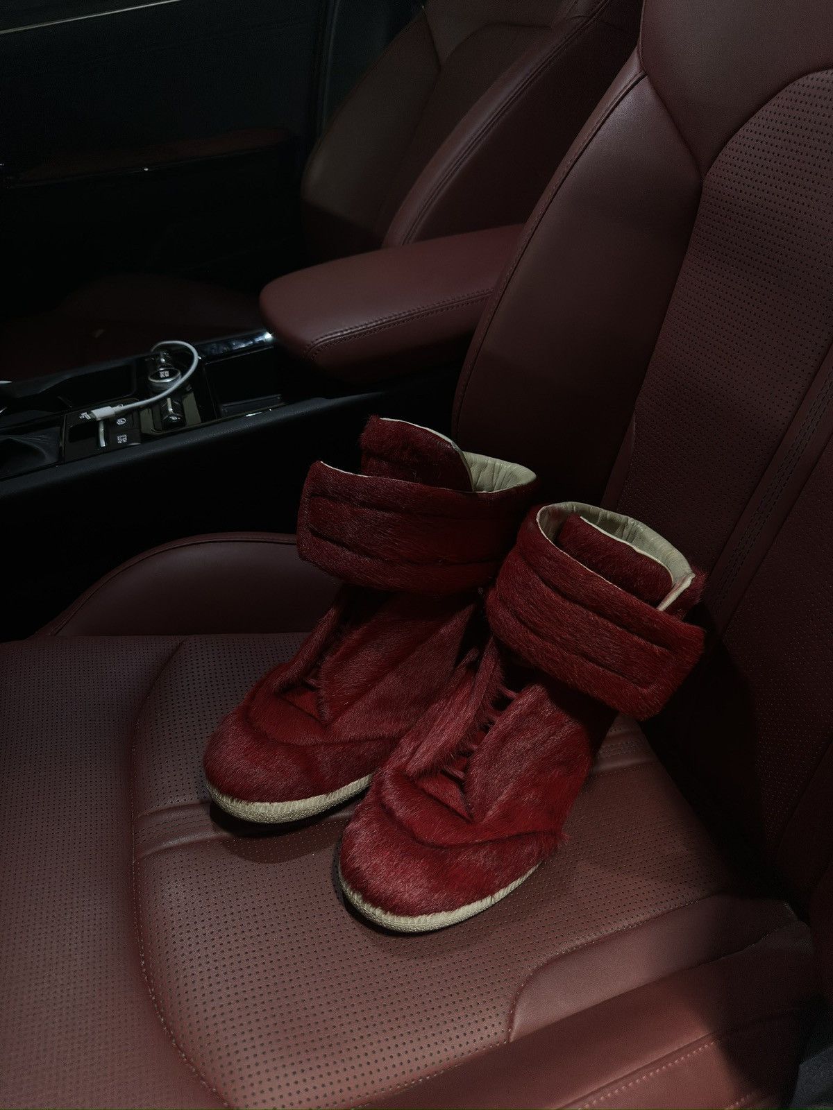 Maison Margiela Maison Margiela Ponyhair Futures Size US 11 / EU 44 - 1 Thumbnail