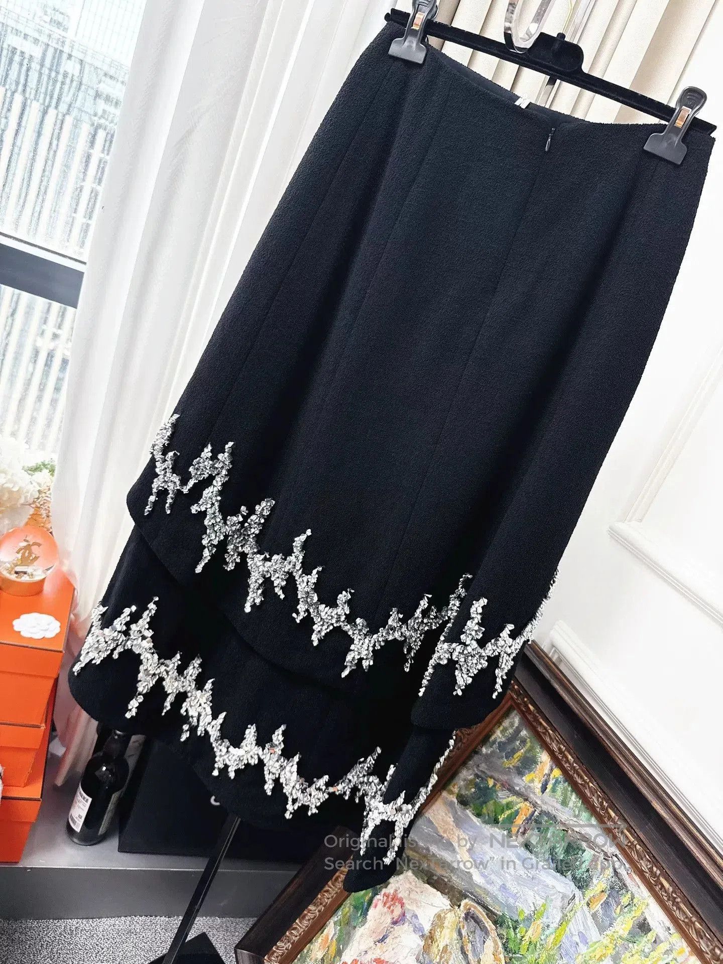 Chanel black silver sequined embroidery midi skirt. Size US 36 / EU 52 - 2 Thumbnail