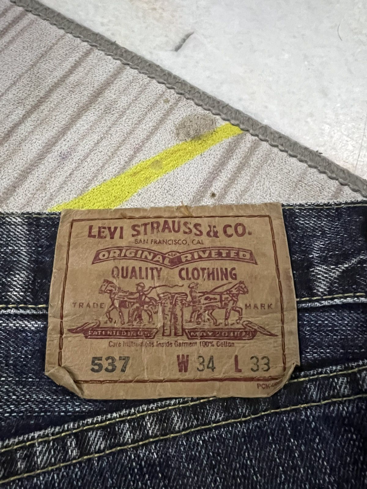 Levi's × Levi's Vintage Clothing Vintage Levis 537 Faded Distress Jeans Size US 33 - 23 Thumbnail