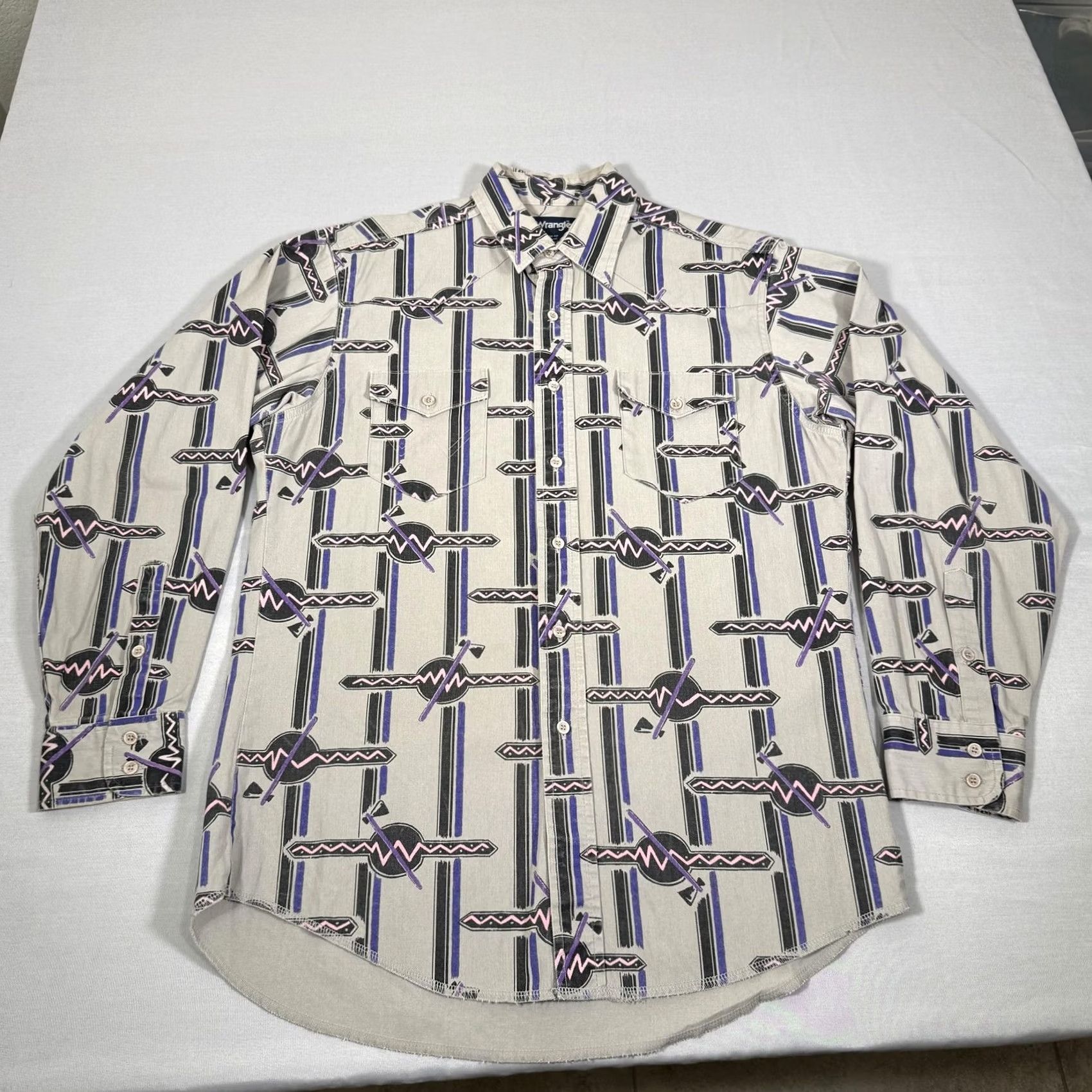 Wrangler VINTAGE Wrangler Shirt Mens Large Gray Brushpopper Aztec Western Cowboy 90s Work Shirt Mens Large Gray Brushpopper Aztec Western Cowboy 90s Work Size US L / EU 52-54 / 3 - 2 Thumbnail