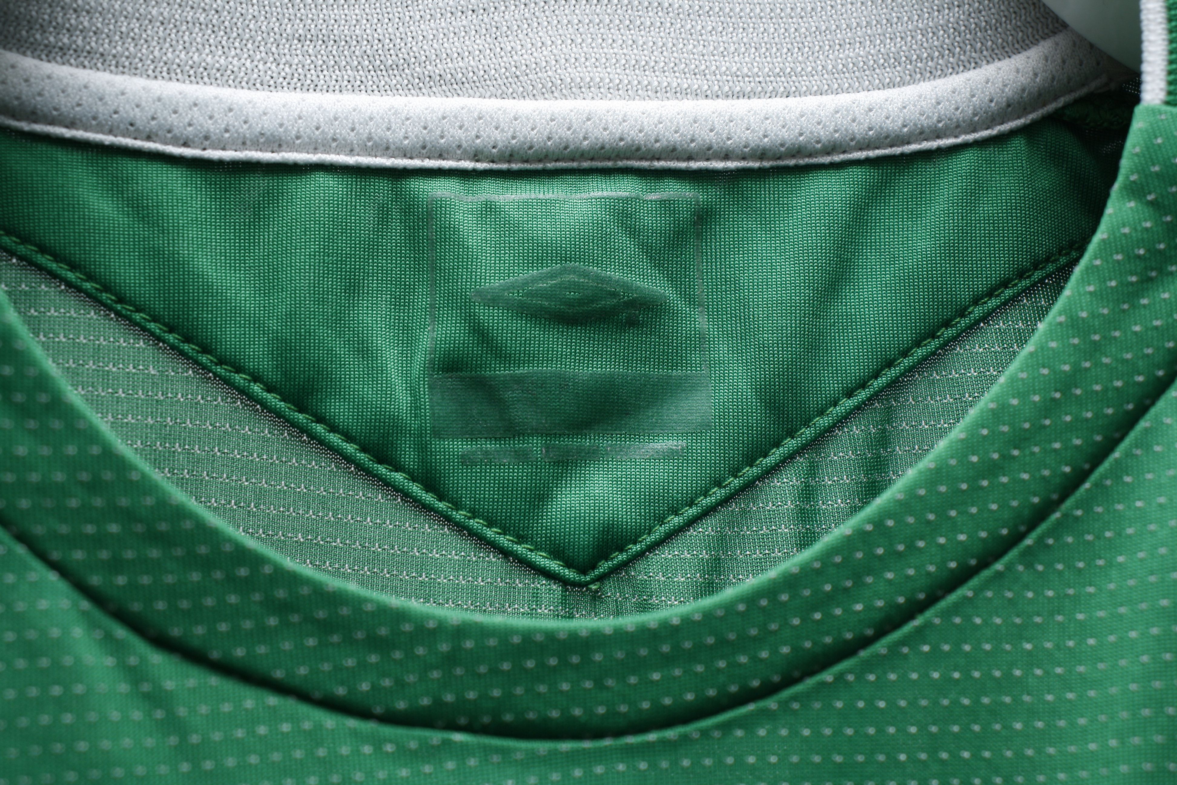 Umbro FA Ireland Umbro Eircom Jersey Original Football Shirt 04/06 Size US M / EU 48-50 / 2 - 10 Thumbnail