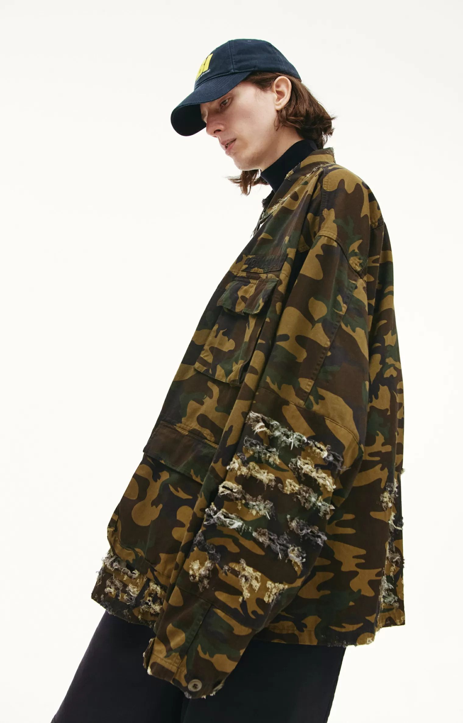 Balenciaga Balenciaga Camo Super Distressed Oversized Jacket Shirt Size US M / EU 48-50 / 2 - 1 Thumbnail