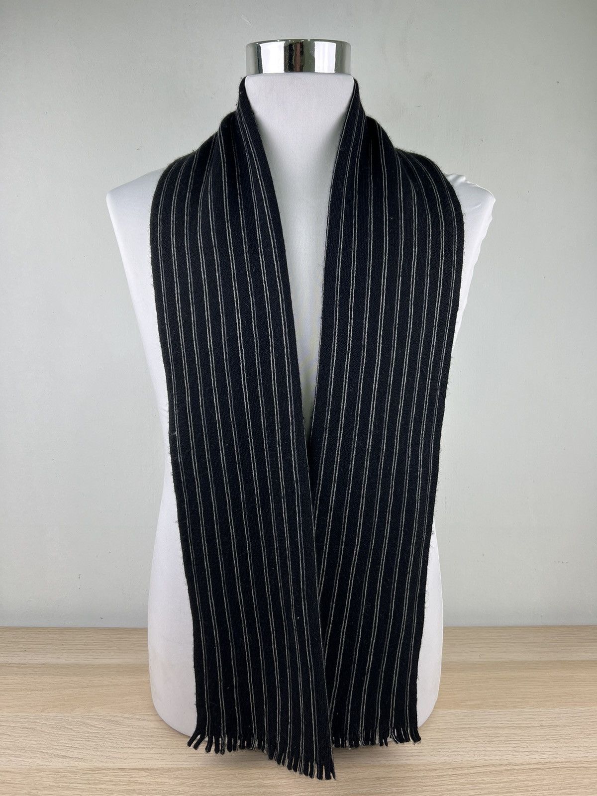 Calvin Klein Calvin Klein Scarf / Muffler / Neckwear M054 Size ONE SIZE - 1 Thumbnail